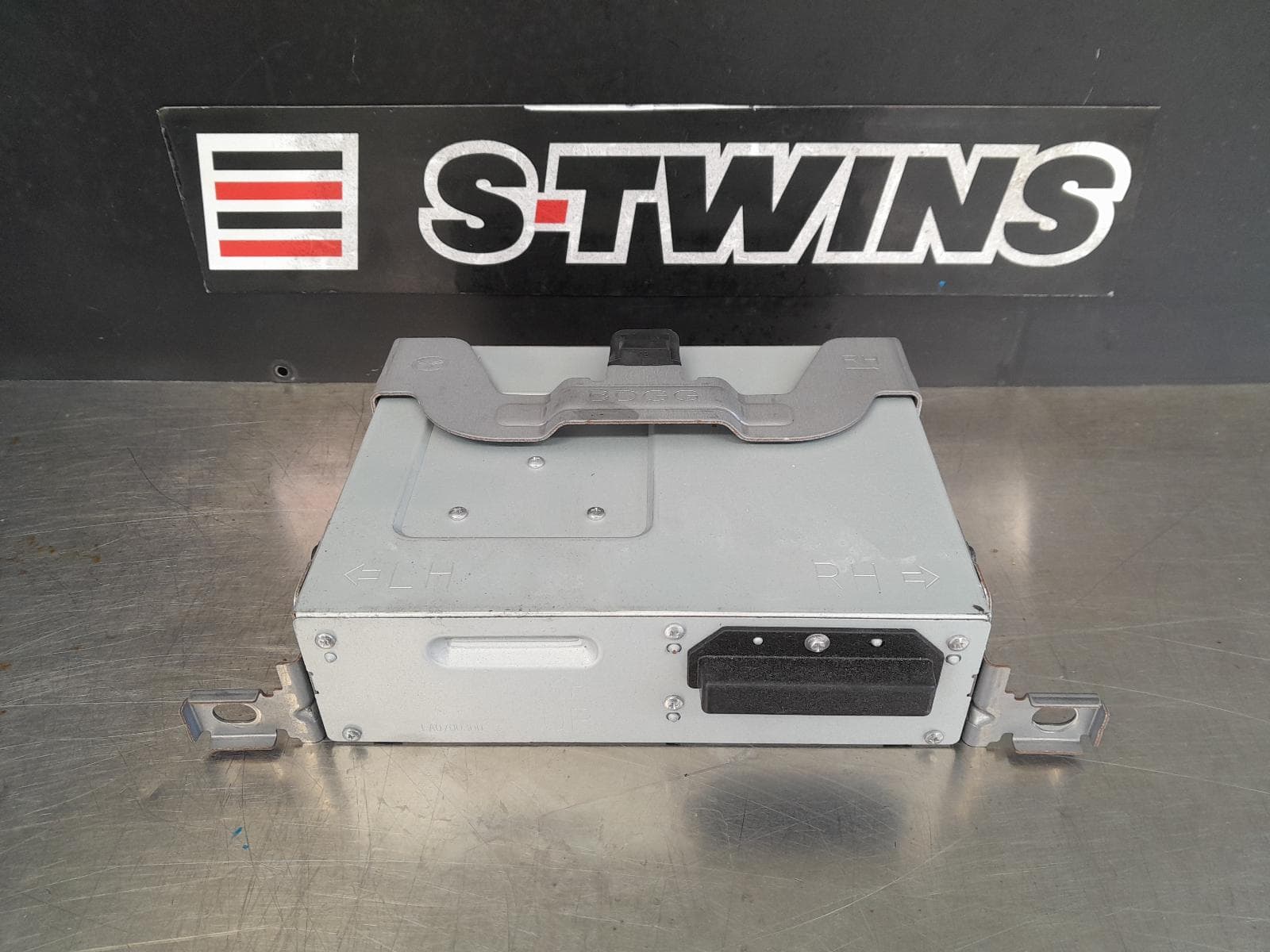 Used auto part listing image: 2021 MAZDA CX30 HEAD UNIT, 10.25IN, DM, 10/19- 0000312976