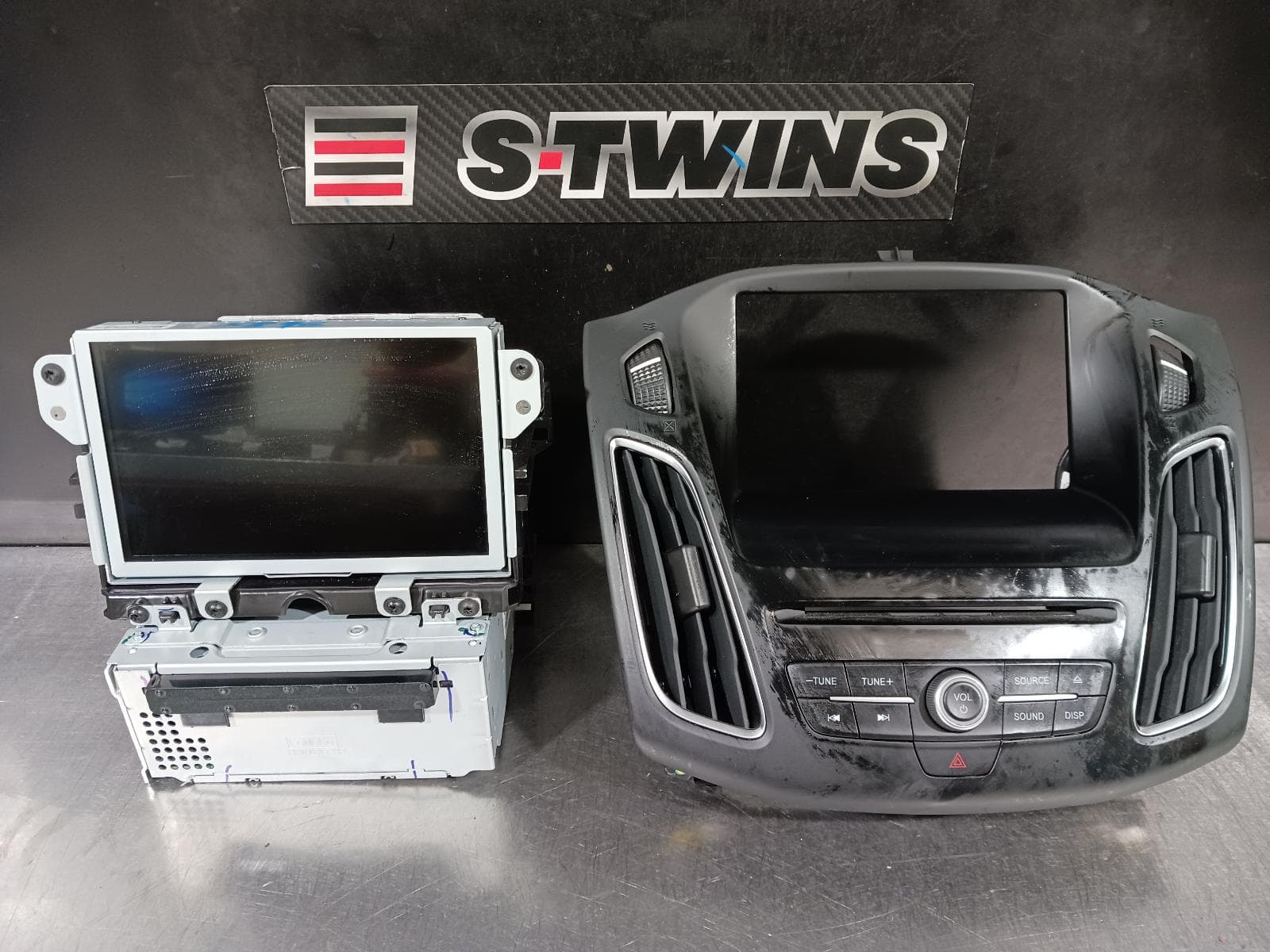 Used auto part listing image: 2018 FORD FOCUS DISPLAY UNIT (FORD AUDIO SYSTEM), SYNC II, LZ, 07/15-11/18 0000242747