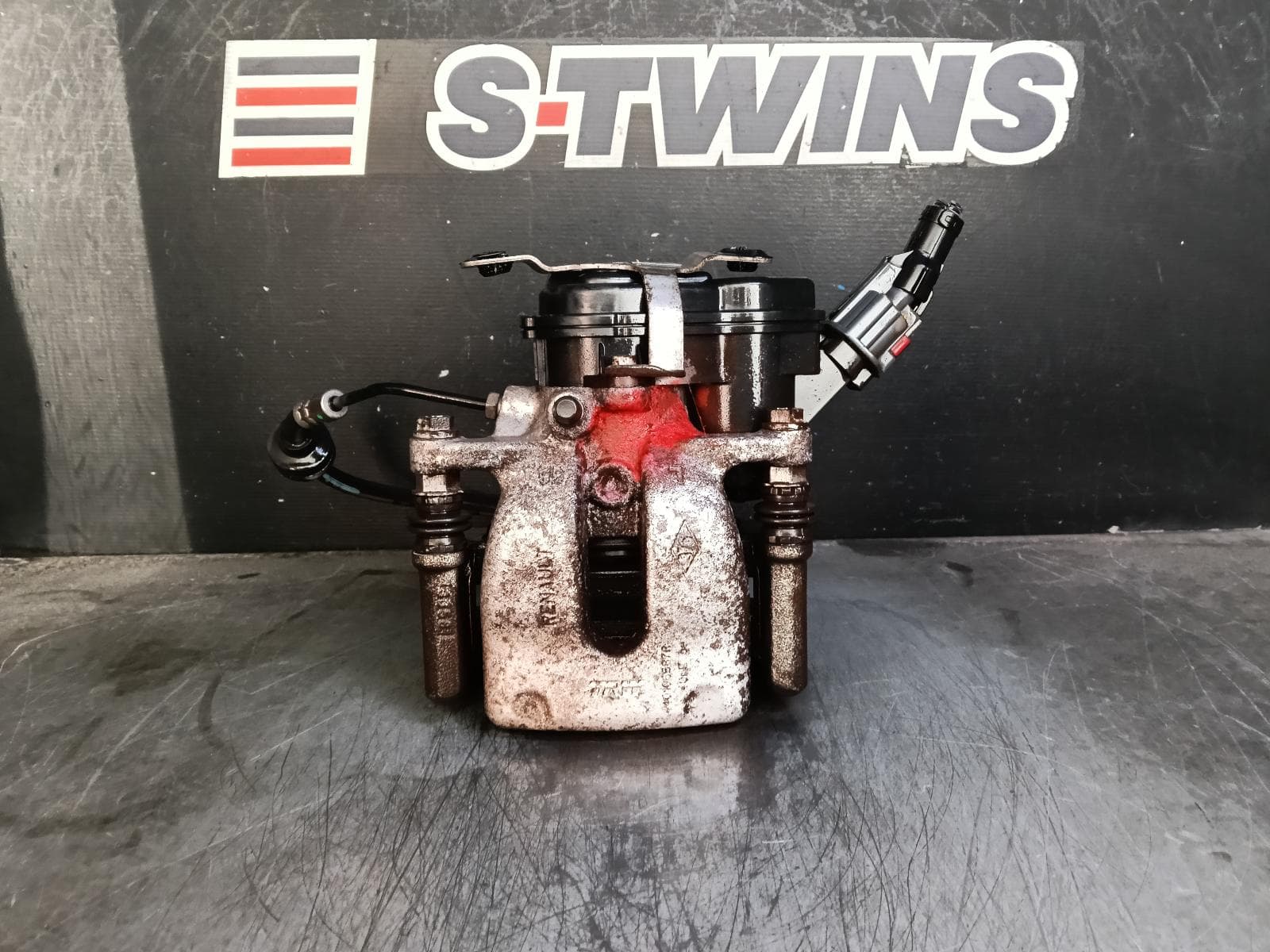 Used auto part listing image: 2019 RENAULT MEGANE CALIPER LH REAR, PETROL, 1.6, BFB/KFB, 06/16-02/20 0000408102