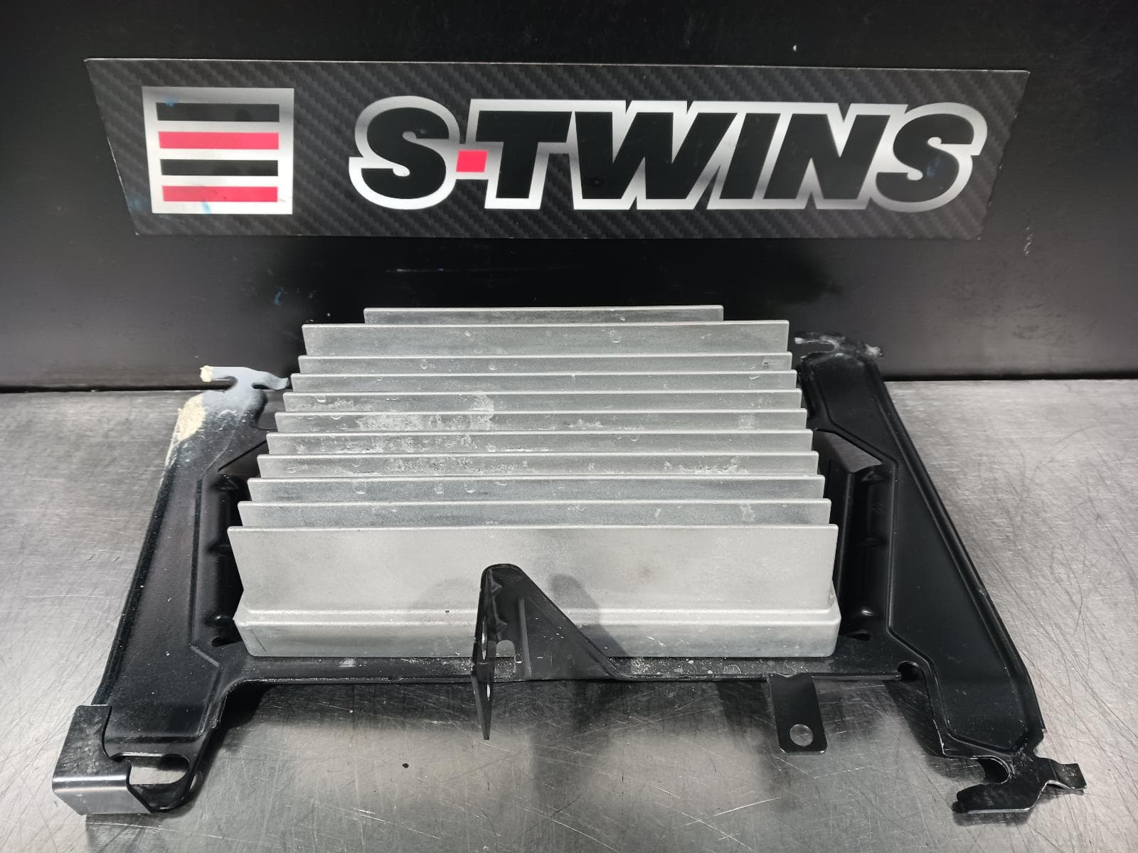 Used auto part listing image: 2013 BMW 3 SERIES AMPLIFIER HIFI LEAR, F30/F80, 02/12-12/19 0000210890