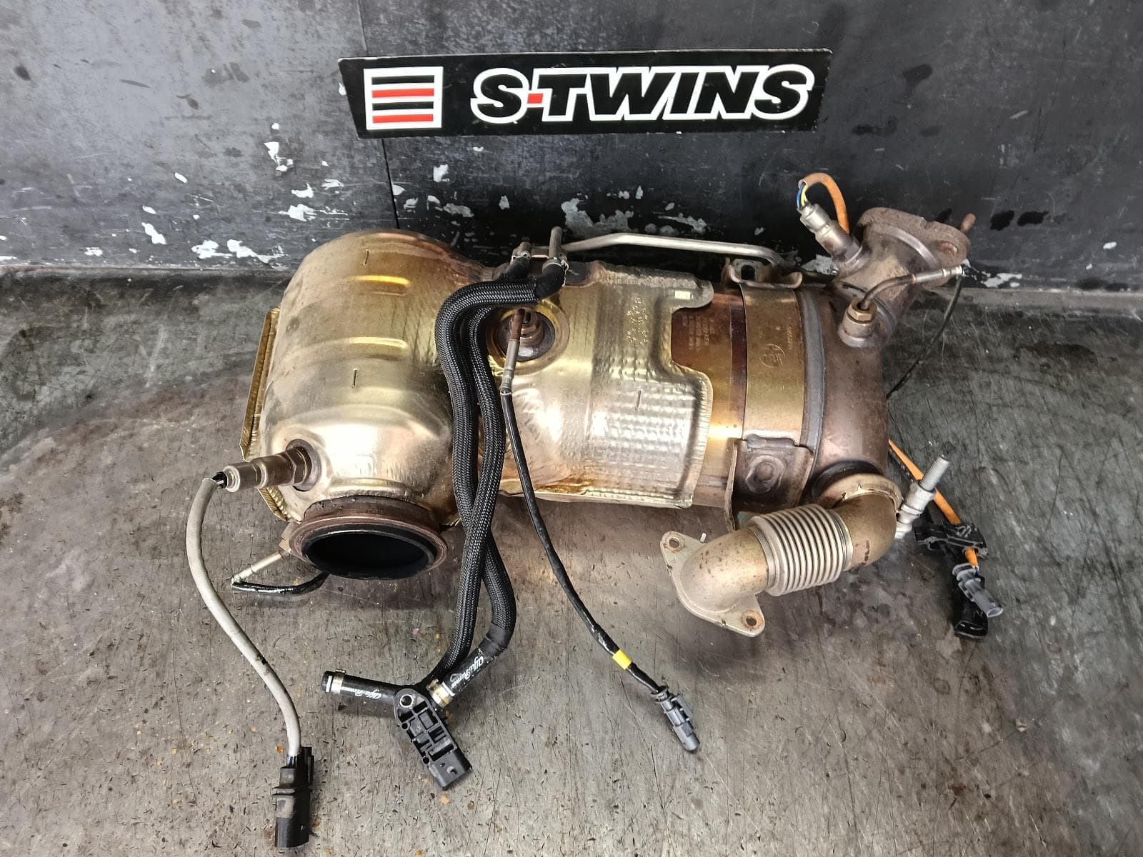 Used auto part listing image: 2020 ALFA ROMEO STELVIO PARTICULATE FILTER DPF 949, 01/18- 0000409310