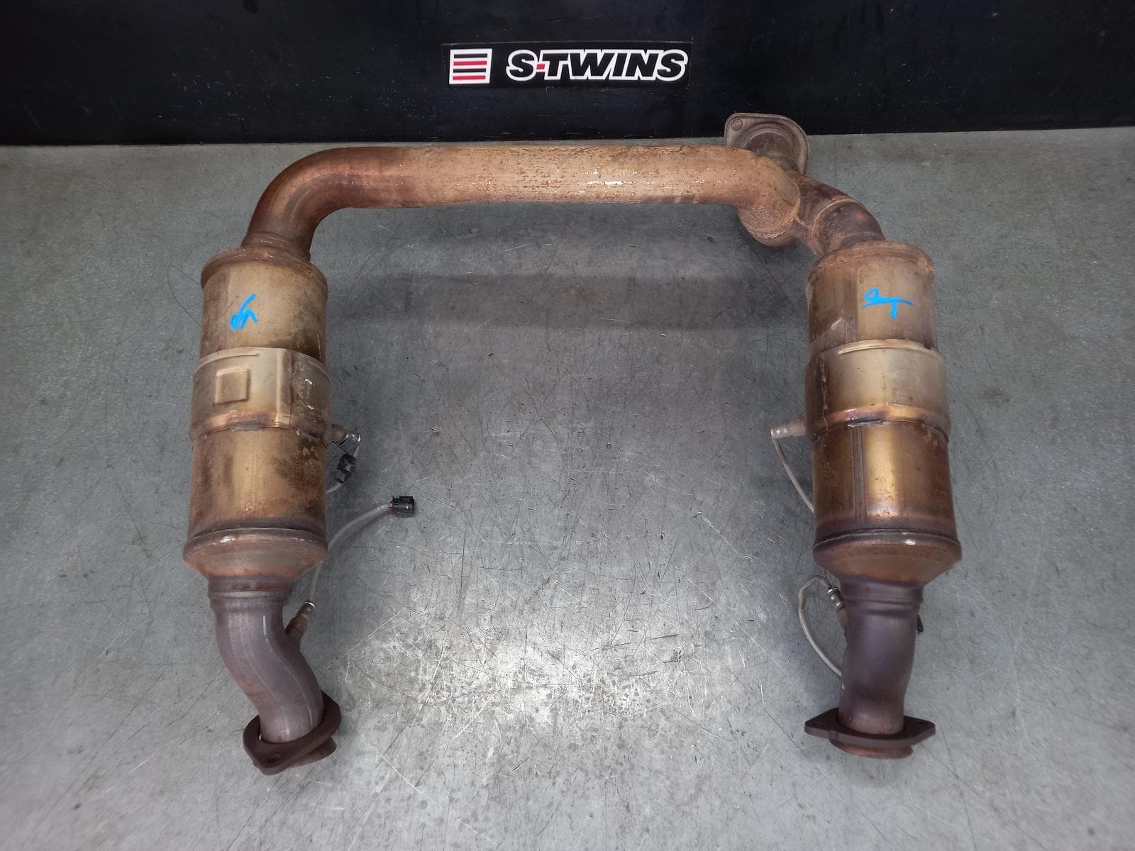 Used auto part listing image: 2021 RAM 1500 CATALYTIC CONVERTER DT, UNDER CAR-CAT TYPE, PETROL, 5.7, HEMI, MHEV, 10/20- 0000368621