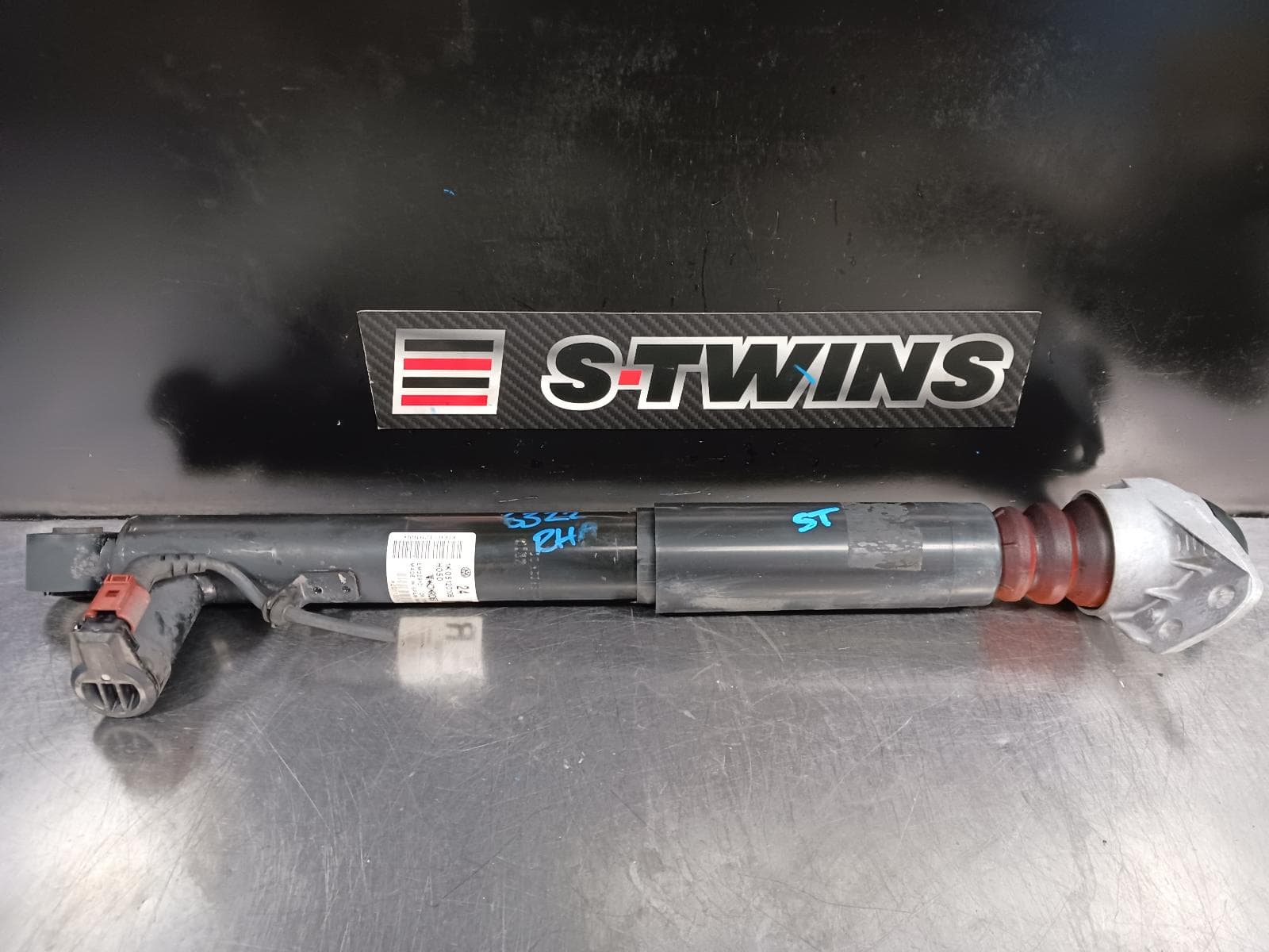 Used auto part listing image: 2015 VOLKSWAGEN SCIROCCO RIGHT REAR STRUT 1S, ELECTRIC TYPE, 12/08-12/17 0000232849