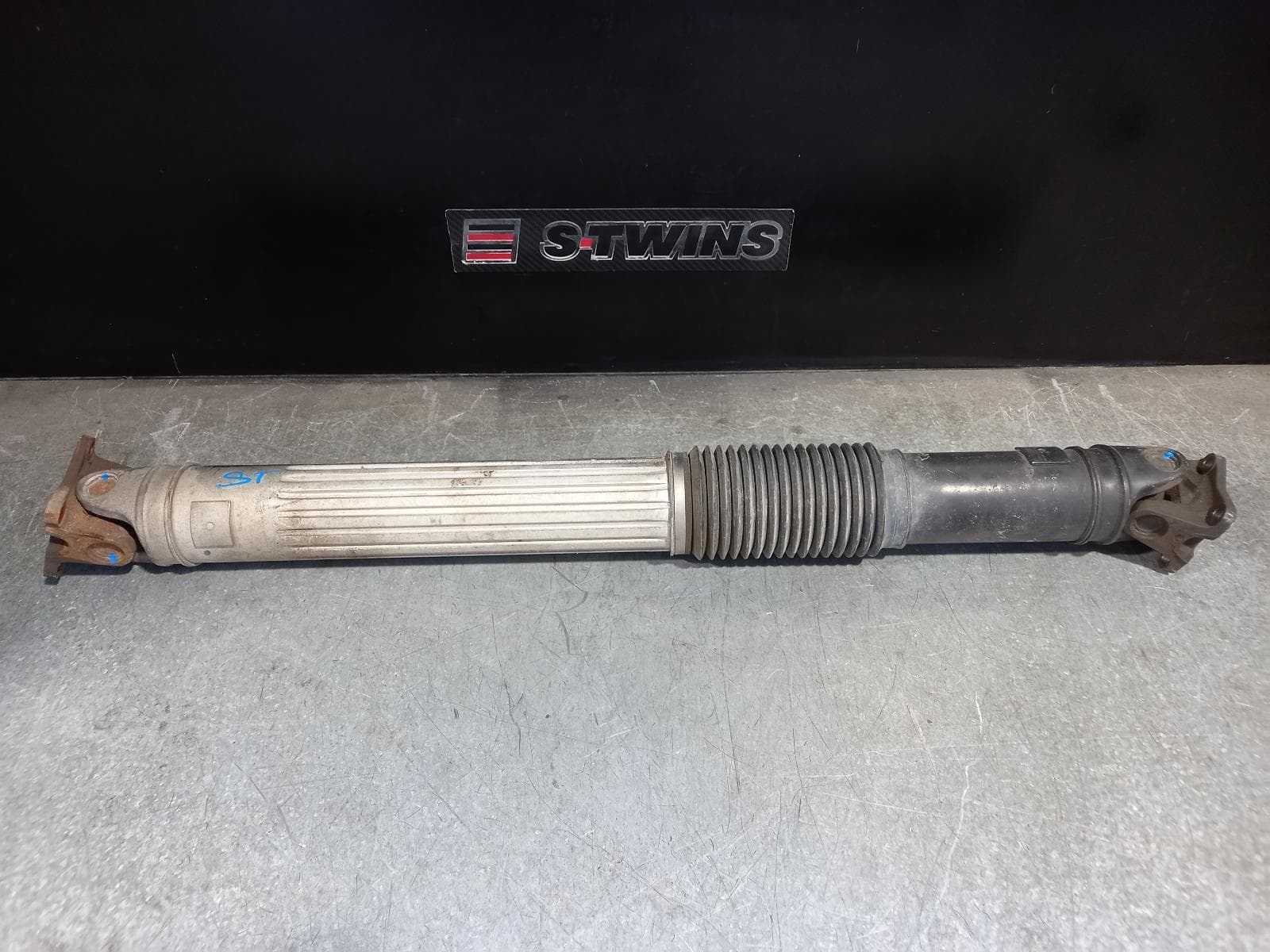 Used auto part listing image: 2017 LAND ROVER DISCOVERY SPORT REAR PROP SHAFT L550, DYNAMIC DRIVELINE, 01/15-06/19 0000226356