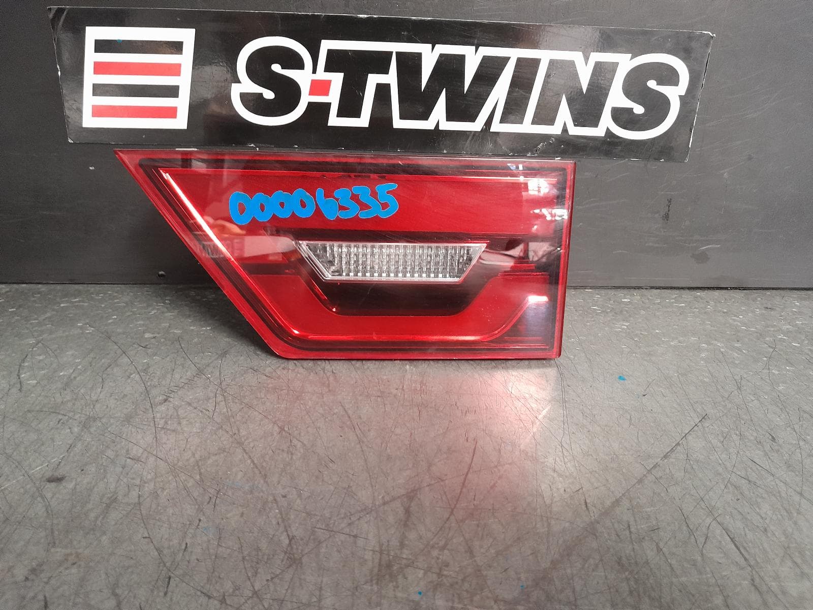 Used auto part listing image: 2019 JAGUAR E PACE REAR GARNISH TAILGATE LAMP (RH SIDE), X540, 11/17- 0000375498