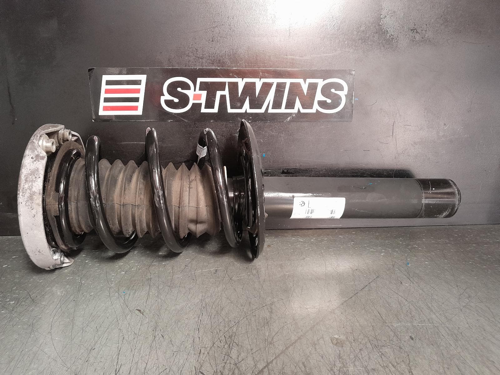 Used auto part listing image: 2020 BMW 2 SERIES LEFT FRONT STRUT F44, SEDAN, B48C, M-SPORT TYPE, 09/19- 0000366218