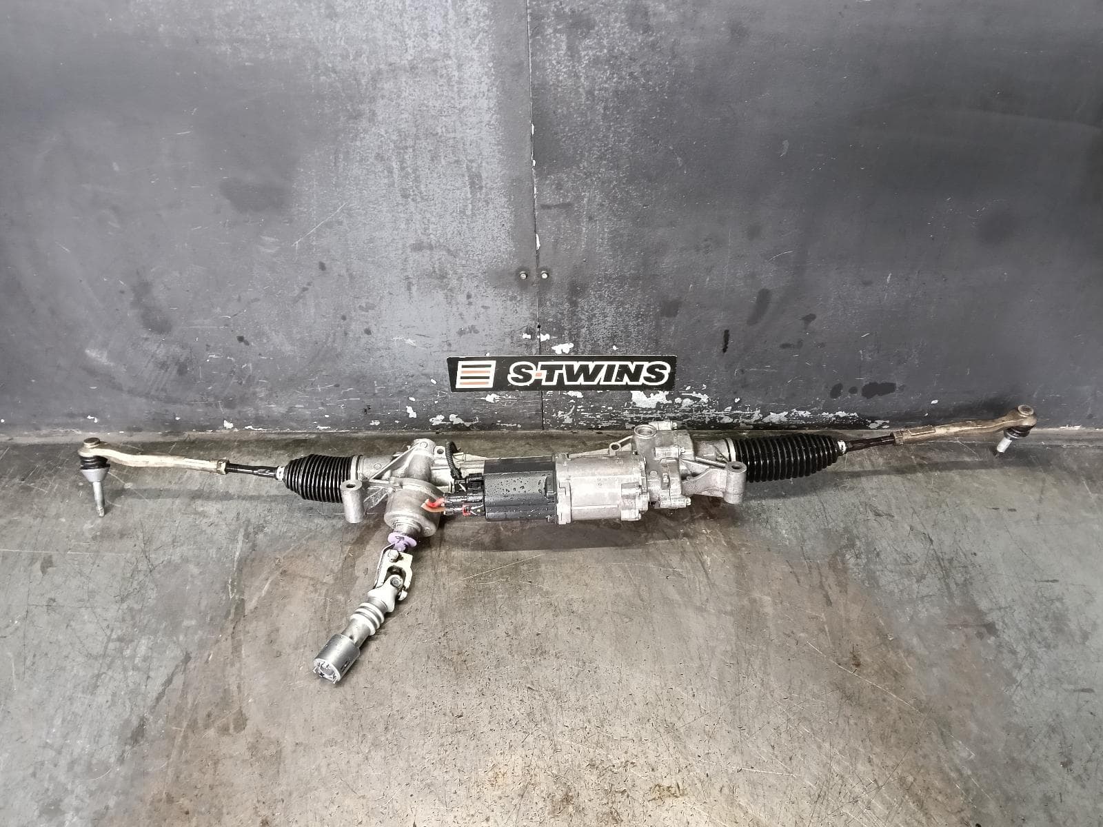 Used auto part listing image: 2017 MERCEDES E CLASS STEERING BOX RACK W213/S213/A238/C238, 2.0, PETROL, 05/16- 0000410128