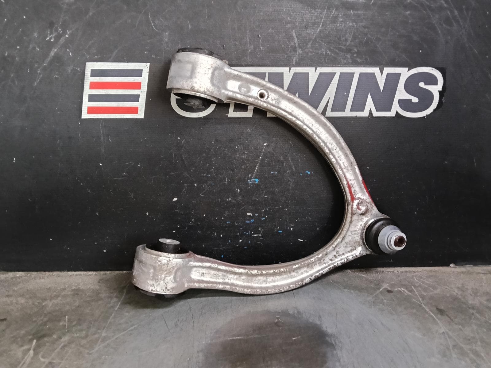 Used auto part listing image: 2017 MERCEDES E CLASS LEFT FRONT UPPER CONTROL ARM W213/W238, 05/16- 0000410138