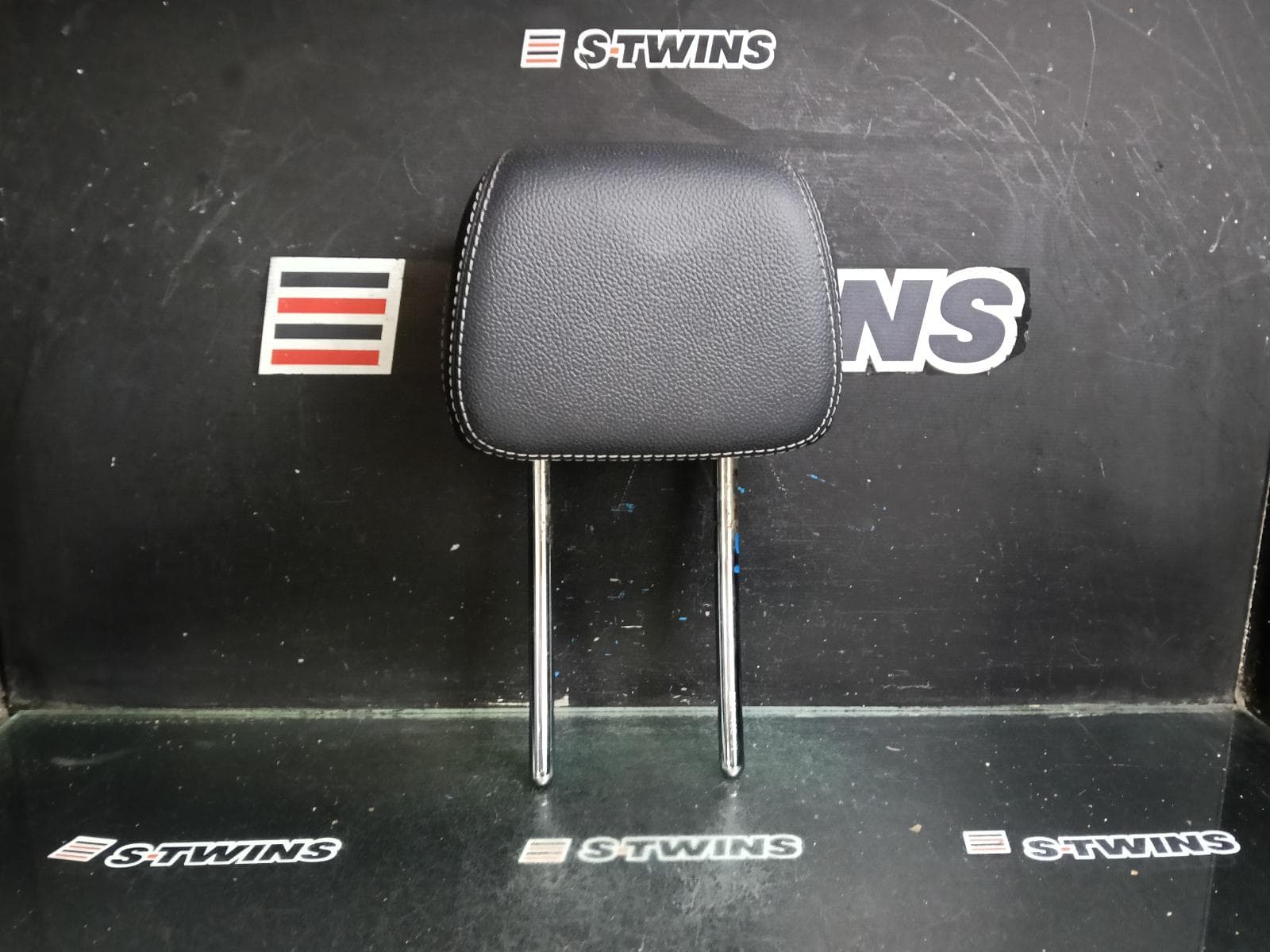 Used auto part listing image: 2017 MERCEDES E CLASS HEADREST W213, 05/16-05/23 0000410144