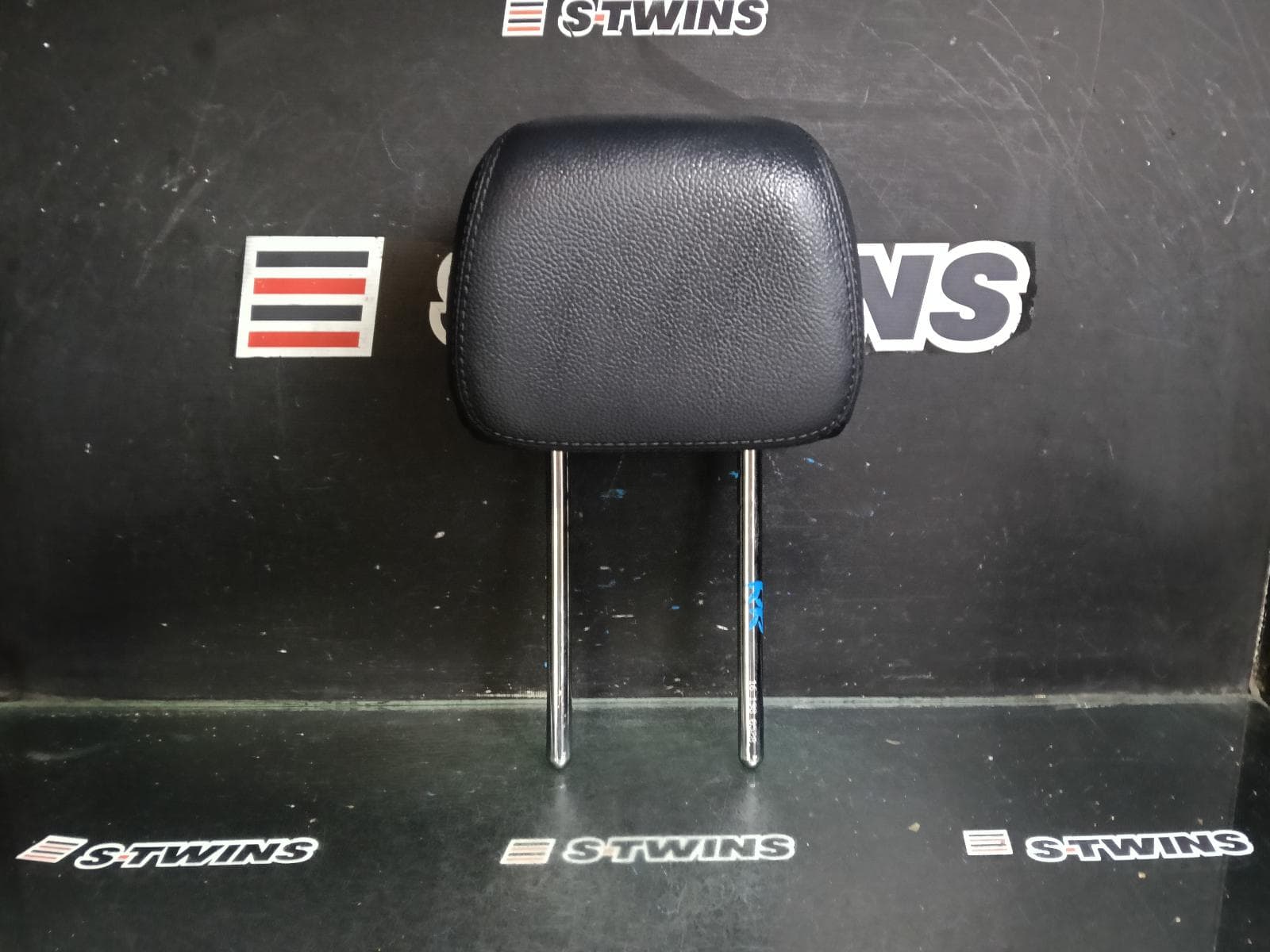 Used auto part listing image: 2017 MERCEDES E CLASS HEADREST W213, 05/16-05/23 0000410145