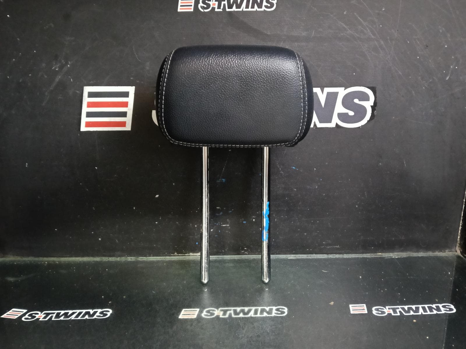 Used auto part listing image: 2017 MERCEDES E CLASS HEADREST W213, 05/16-05/23 0000410146