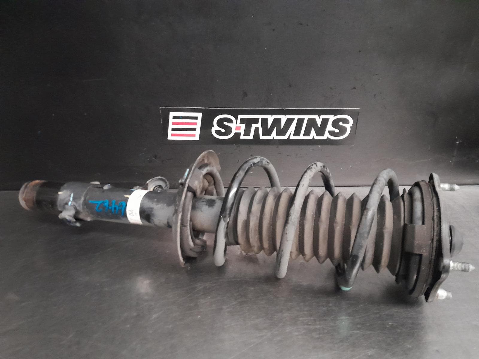 Used auto part listing image: 2019 HONDA CRV RIGHT FRONT STRUT RW, PETROL, 1.5, TURBO, FWD, 05/17-08/23 0000236220