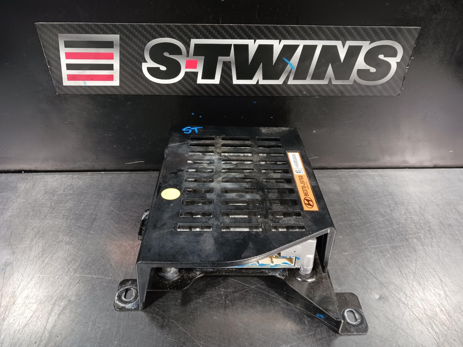 Used auto part listing image: 2021 HYUNDAI KONA AMPLIFIER, OS, 09/17- 0000230629