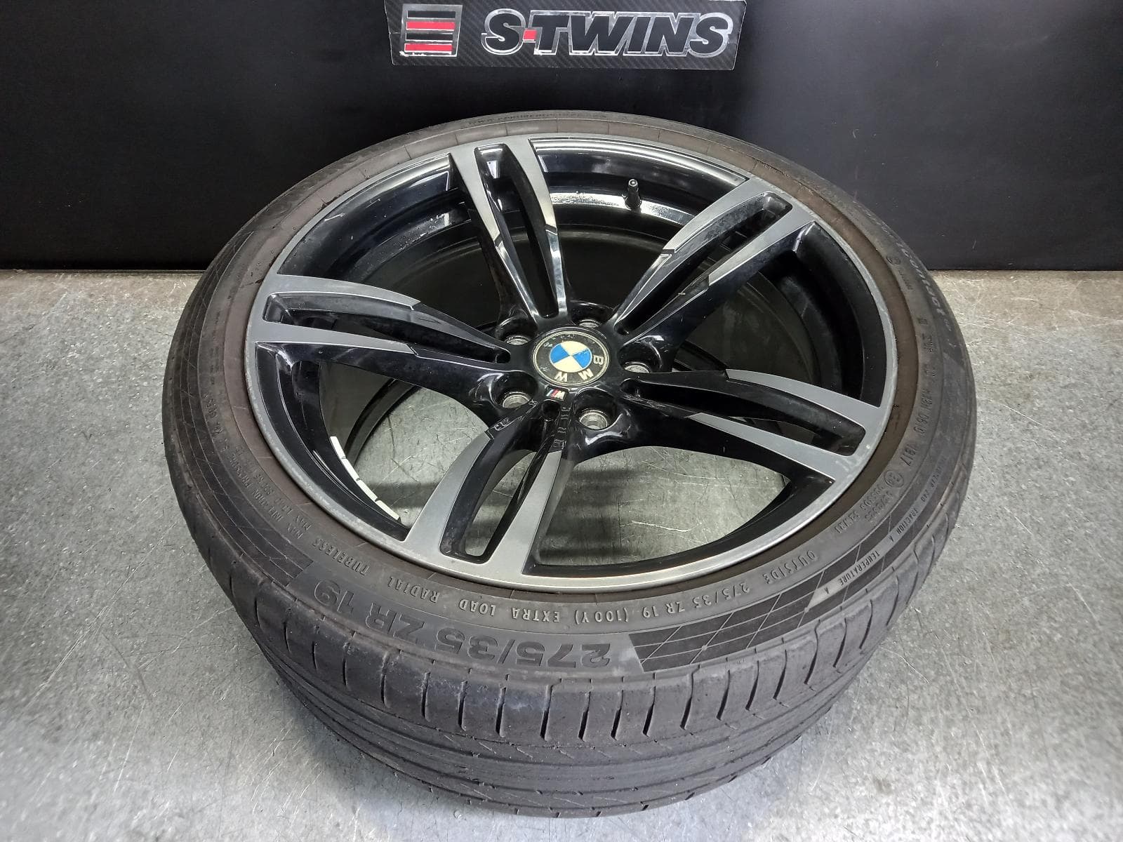 Used auto part listing image: 2014 BMW 3 SERIES WHEEL MAG FACTORY, 19X8IN, FRONT, STYLE 403M, F30/F34, SEDAN/HATCH, 11/11- 0000247016