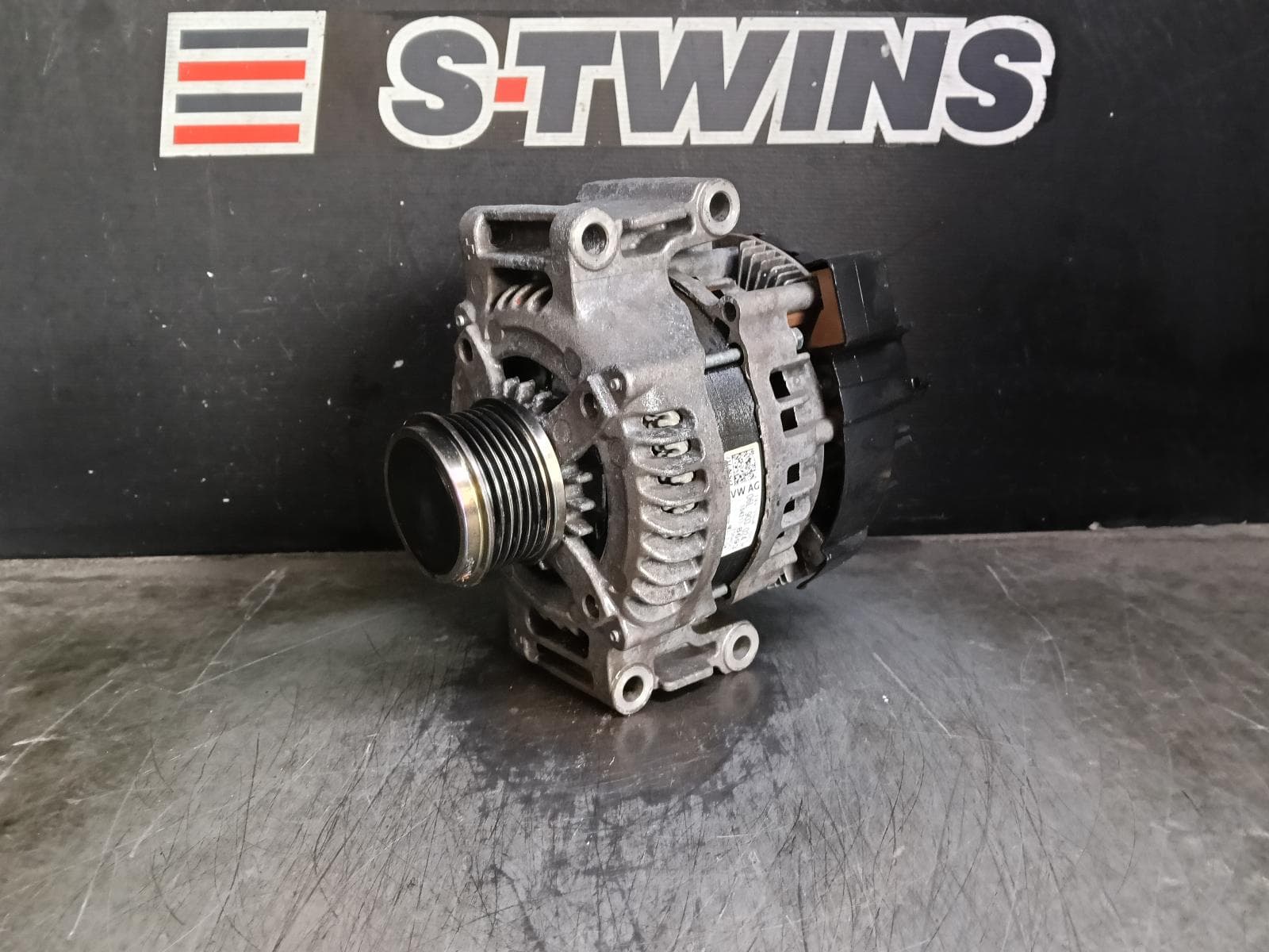 Used auto part listing image: 2017 AUDI A4 ALTERNATOR PETROL, 2.0, TURBO, 120AMP, B9 8W, 10/15- 0000409204
