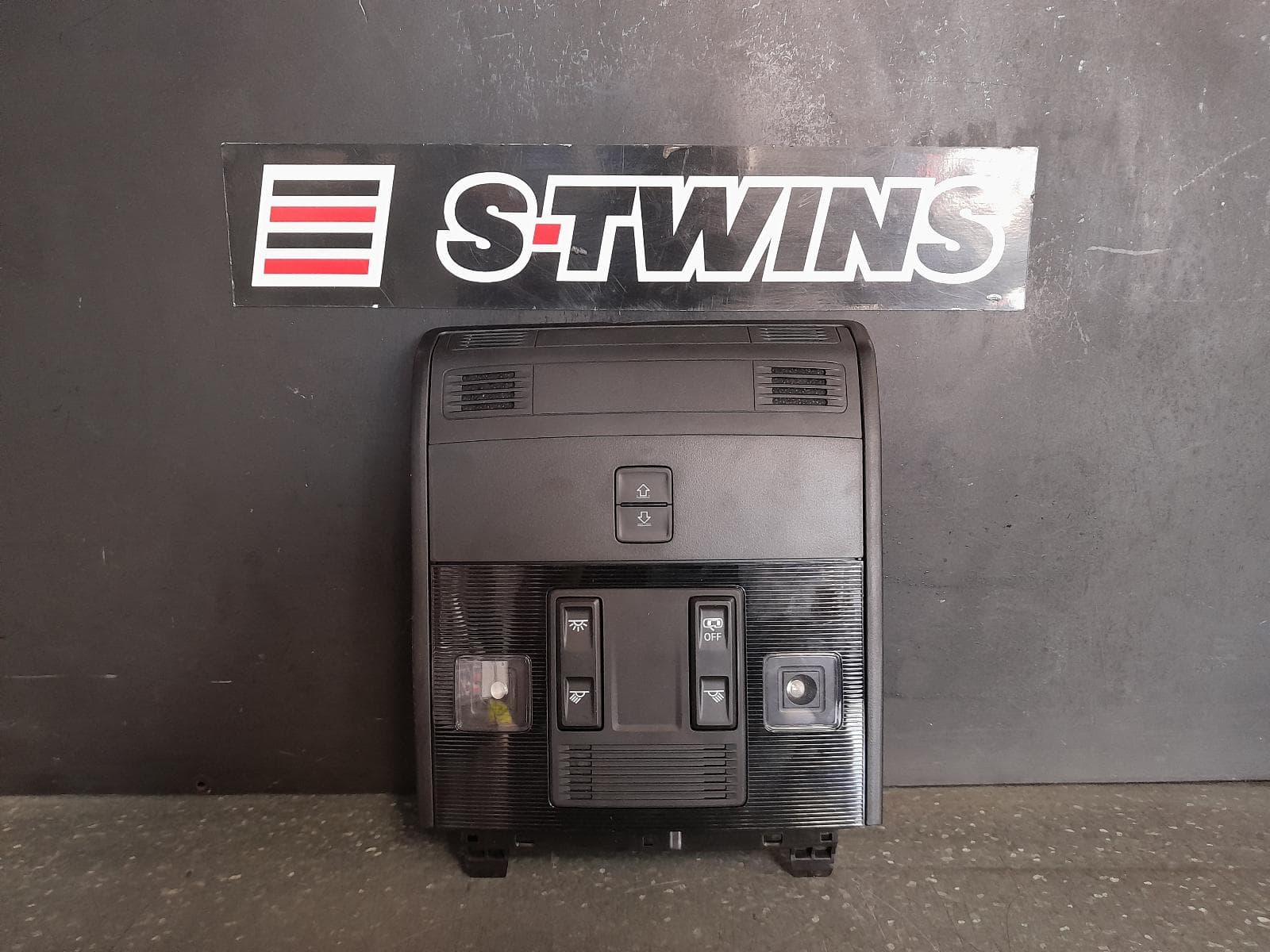 Used auto part listing image: 2021 SKODA KAMIQ COURTESY LIGHT NW, 06/20- 0000341648