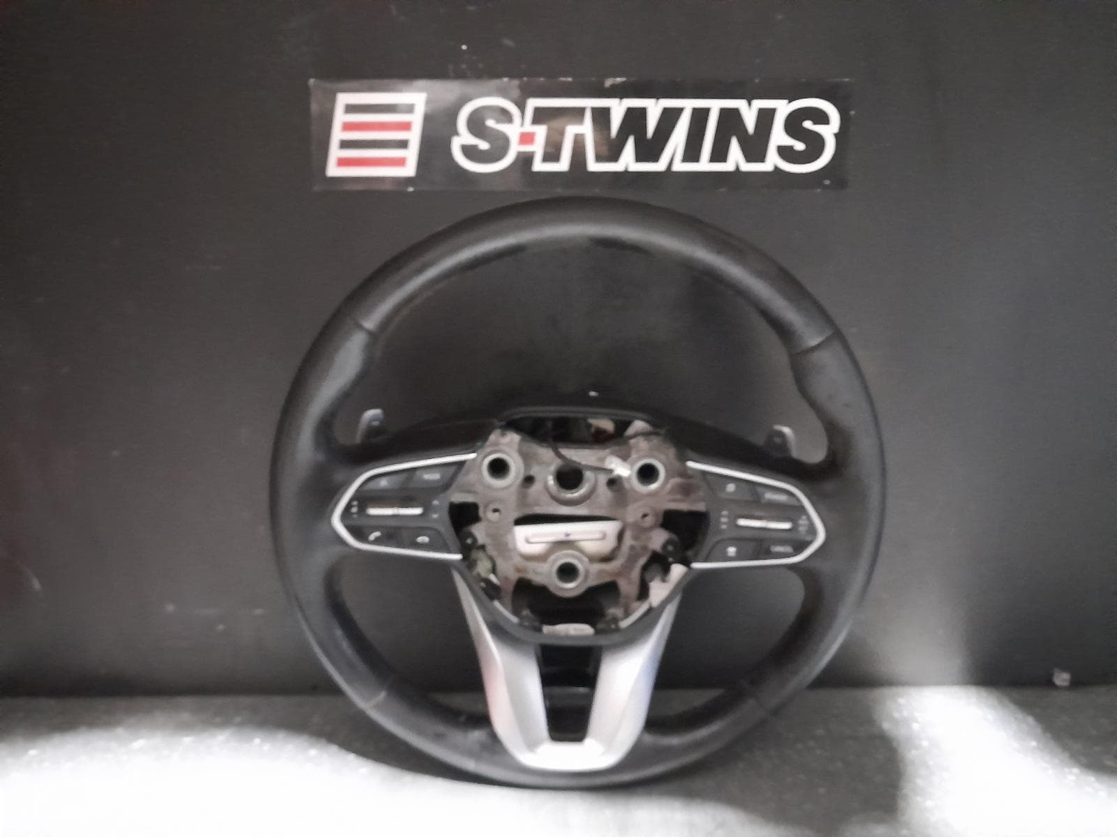 Used auto part listing image: 2022 HYUNDAI PALISADE STEERING WHEEL NAPPA LEATHER, W/ HEATED TYPE, LX2, 07/20- 0000345832