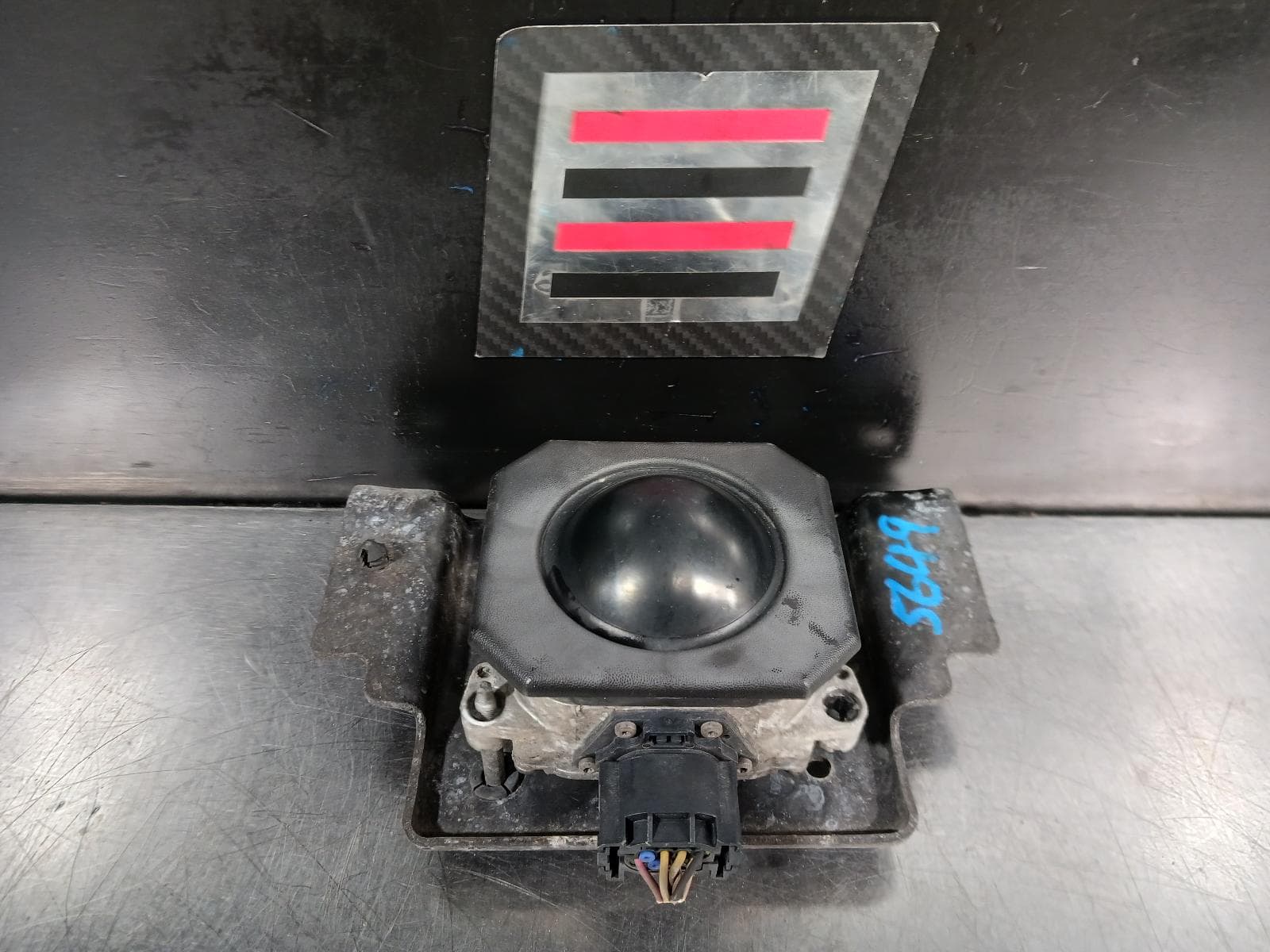 Used auto part listing image: 2015 JEEP GRANDCHEROKEE REVERSE CAMERA FRONT RADAR SENSOR (GRILLE MOUNTED), WK, 04/13-02/22 0000233135