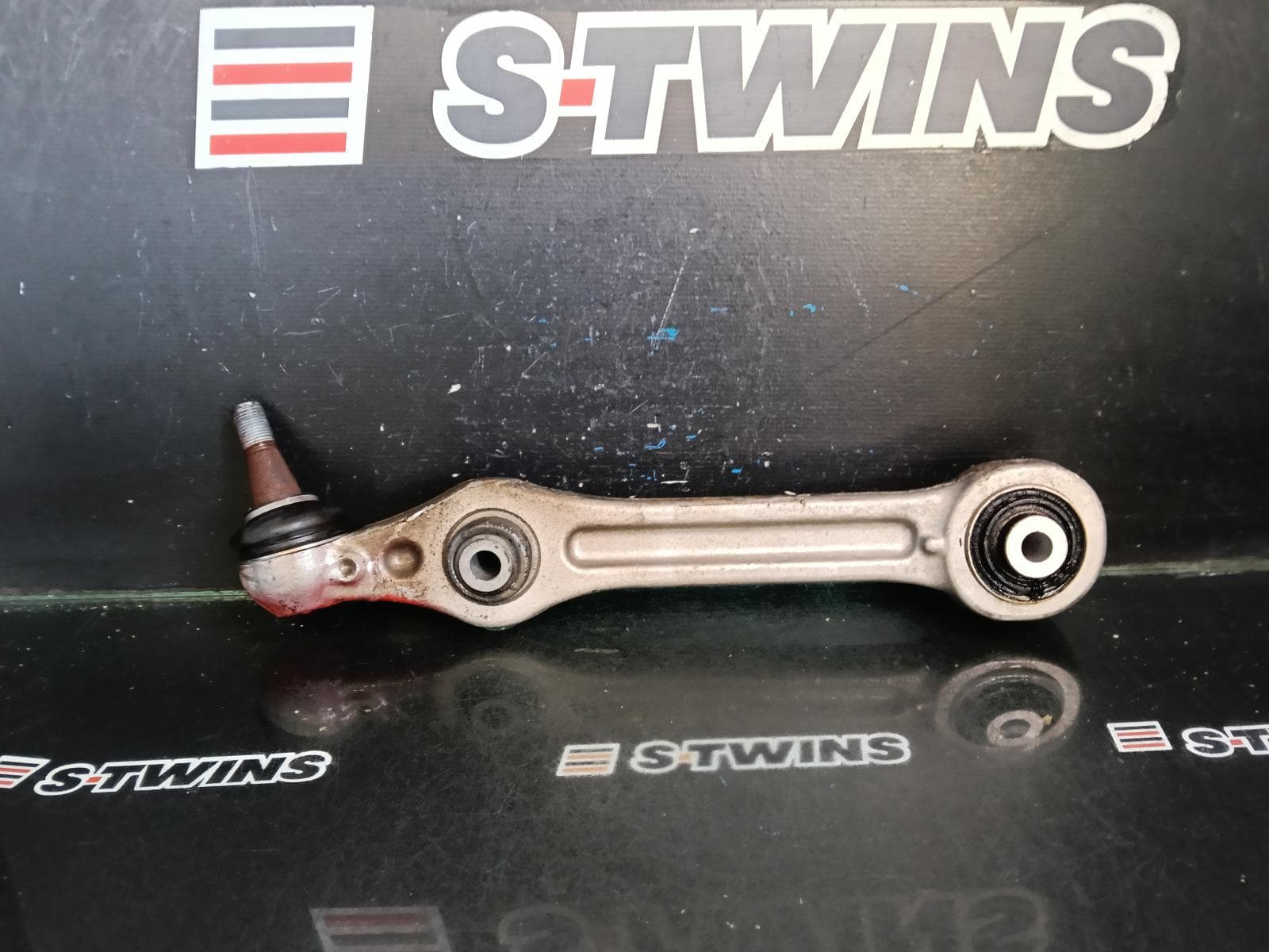 Used auto part listing image: 2020 MERCEDES E CLASS LEFT FRONT LOWER CONTROL ARM REAR, AIR SUSPENSION TYPE, W213/S213/A238/C238, 05/16- 0000409869