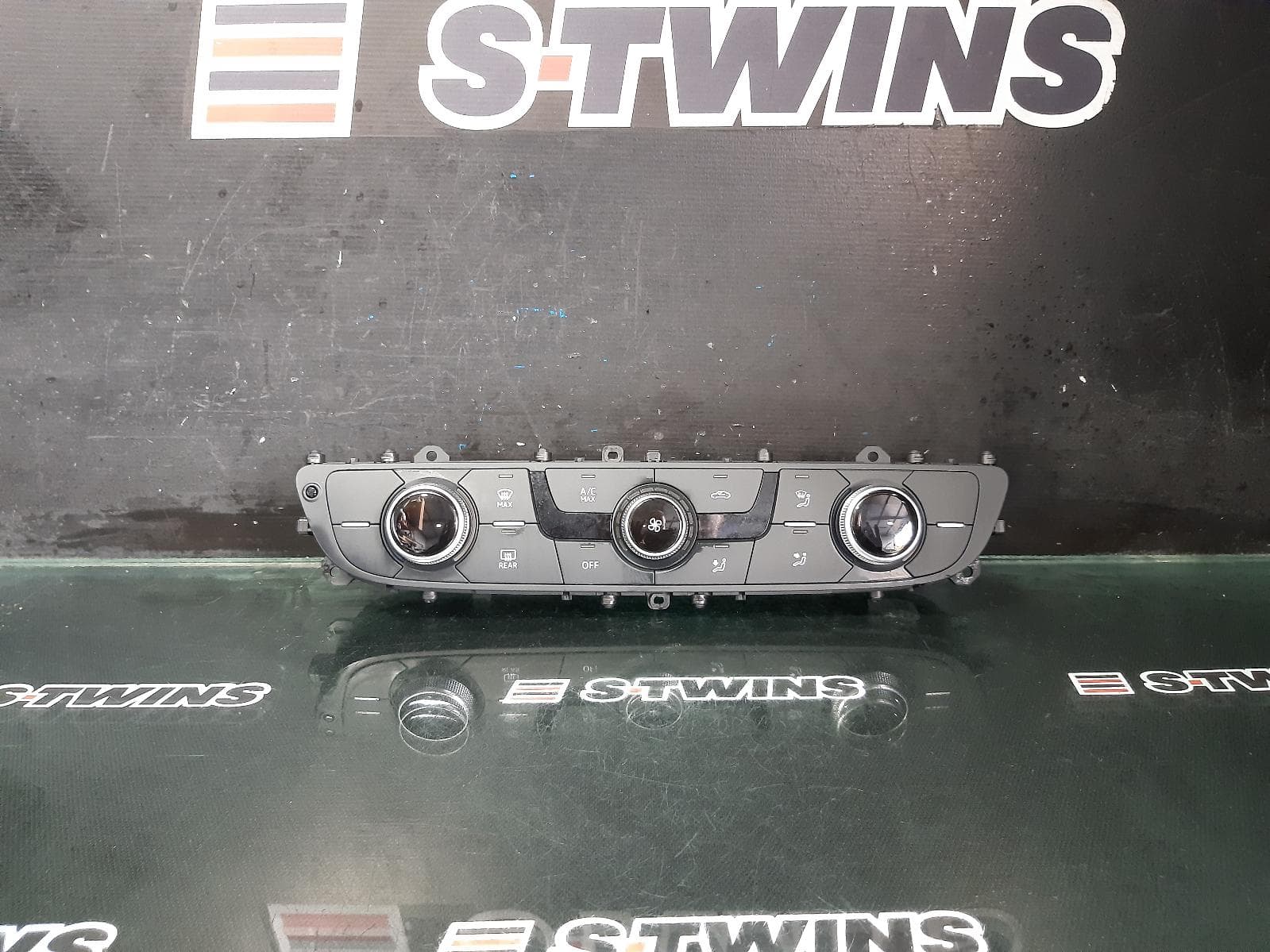 Used auto part listing image: 2016 AUDI Q7 HEATER AC CONTROLS FRONT, CLIMATE CONTROL TYPE, 4M, 09/15-03/20 0000264085