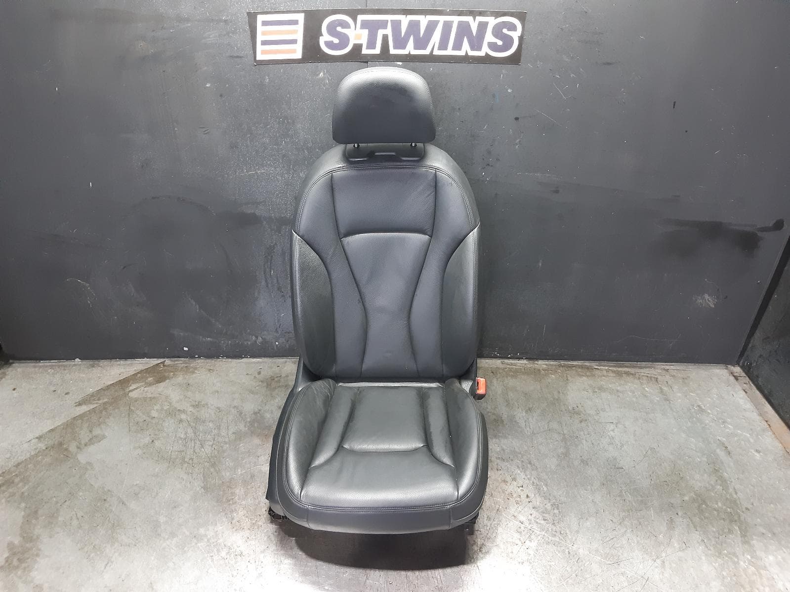 Used auto part listing image: 2016 AUDI Q7 FRONT SEAT RH FRONT, 4M, LEATHER, BLACK, 09/15-03/20 0000263713