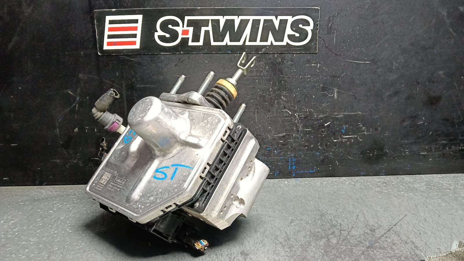 Used auto part listing image: 2021 FORD ESCAPE ABS PUMP MODULATOR ZH, ASSY (MASTER/BOOSTER), P/N LX6C2D335CP, 06/20- 0000402140