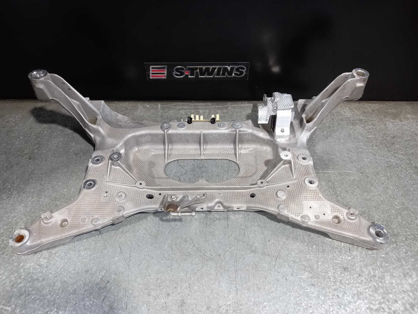 Used auto part listing image: 2020 LAND ROVER RANGE ROVER EVOQUE FRT XMEMBER CRADLE DIESEL, 2.0, TURBO, AJ20-D4, L551, 02/19-08/23 0000246414