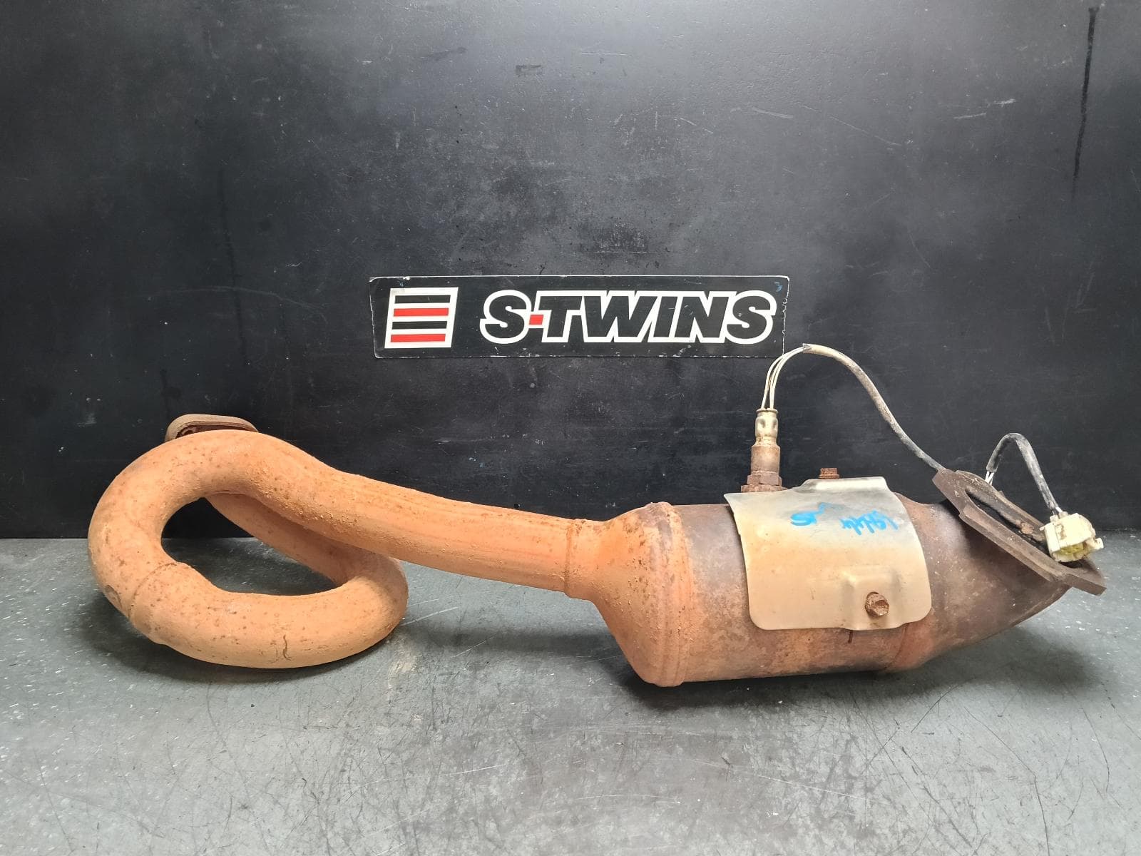 Used auto part listing image: 2017 JEEP WRANGLER CATALYTIC CONVERTER MANIFOLD-CAT TYPE, 3.6, PETROL, LH SIDE, JK, 10/11- 0000410335