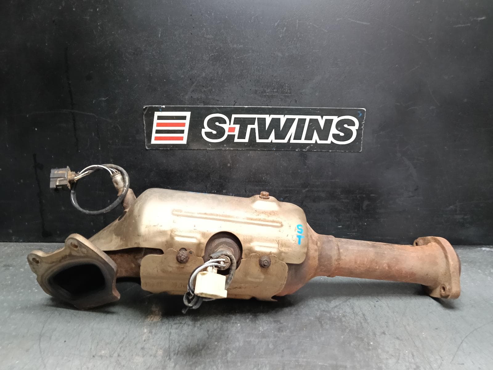Used auto part listing image: 2017 JEEP WRANGLER CATALYTIC CONVERTER MANIFOLD-CAT TYPE, 3.6, PETROL, RH SIDE, JK, 10/11- 0000410337