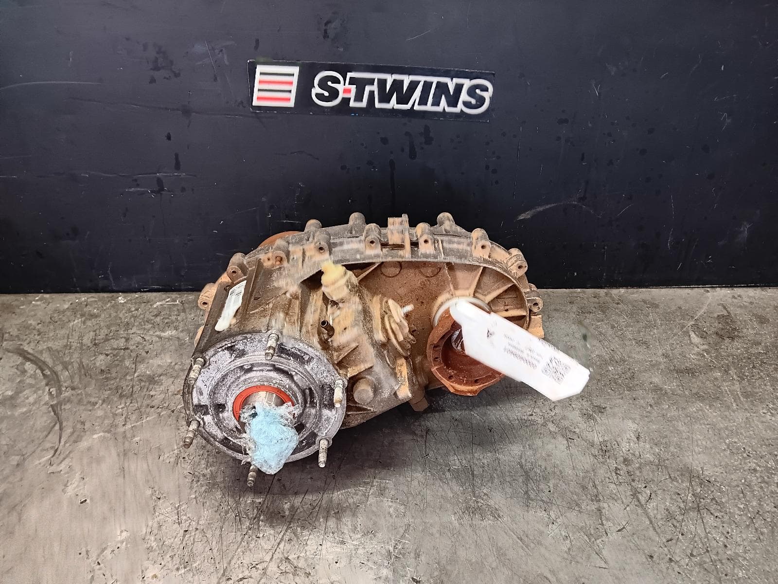 Used auto part listing image: 2017 JEEP WRANGLER TRANSFER CASE MANUAL, PETROL, 3.6, NON RUBICON TYPE, JK, 12/06-07/18 0000409401
