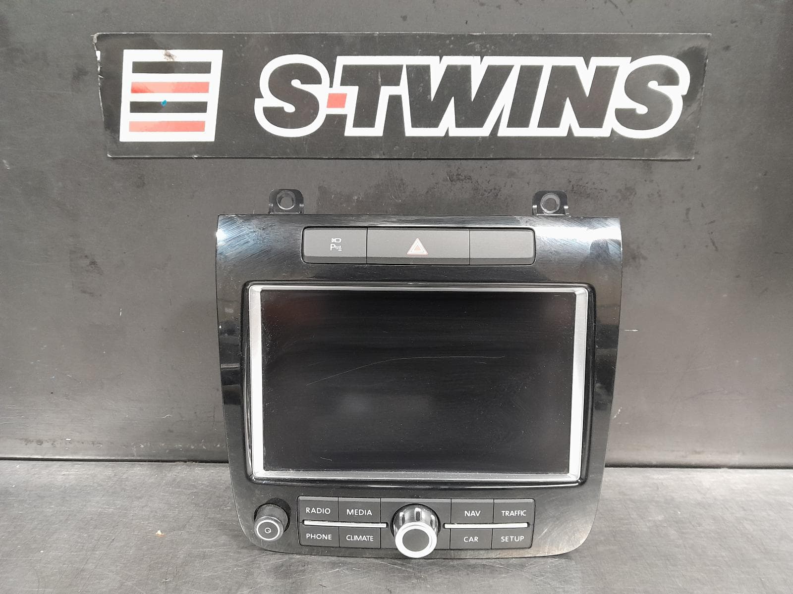 Used auto part listing image: 2011 VOLKSWAGEN TOUAREG TOUCHSCREEN NAVIGATION (RNS510), 09/03-06/11 0000295777