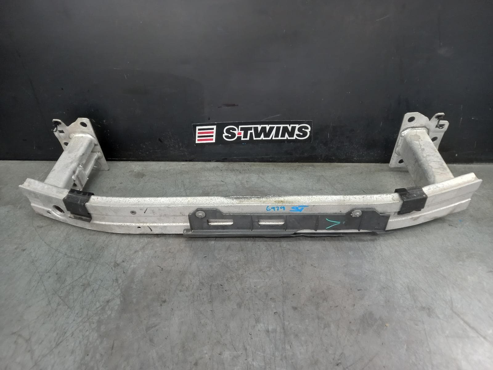 Used auto part listing image: 2017 RENAULT CLIO F BAR REINFORC BRACK REINFORCEMENT, RS, X98, 12/13-10/19 0000385580