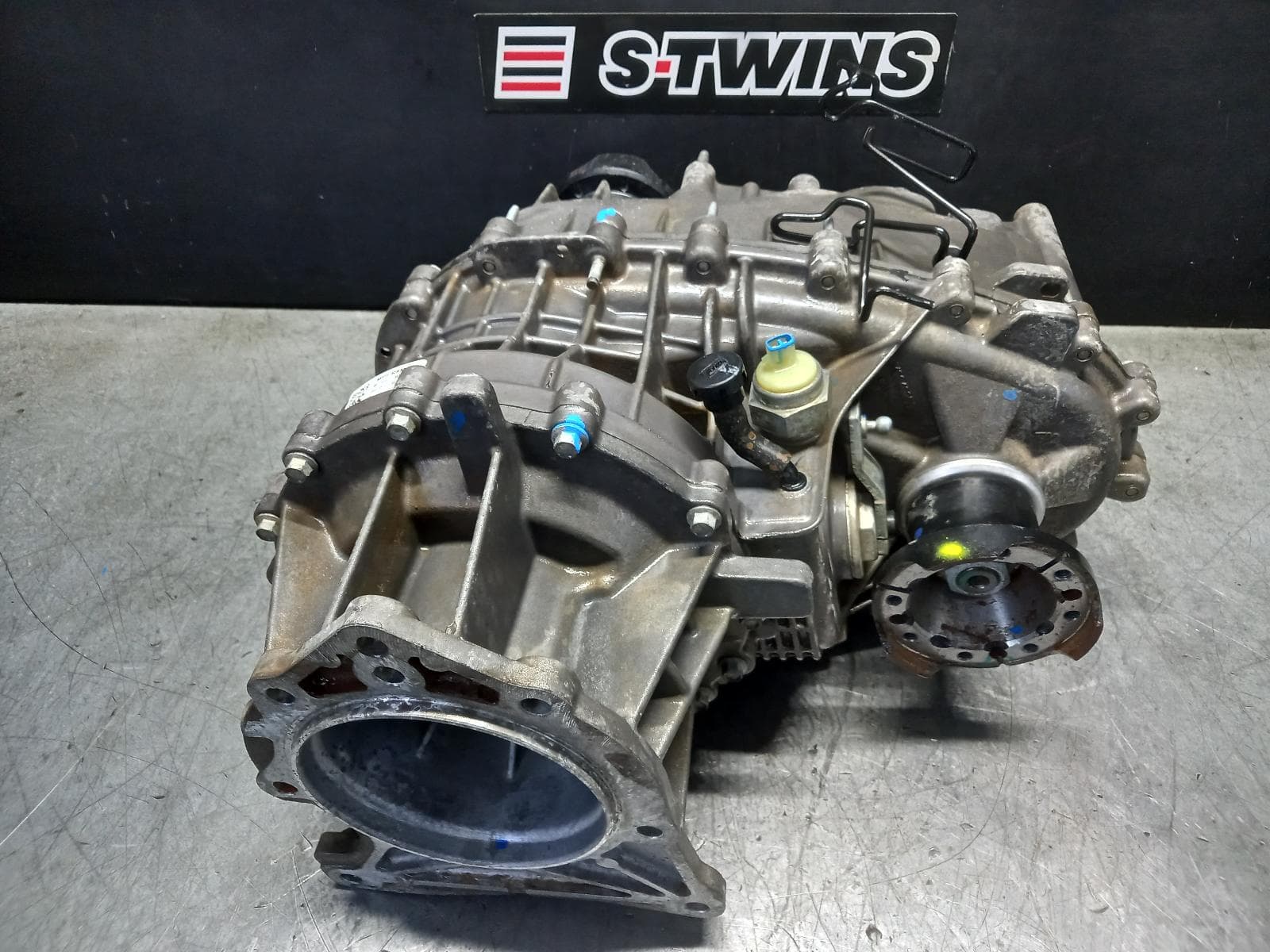 Used auto part listing image: 2022 JEEP GLADIATOR TRANSFER CASE JT, 01/20- 0000350281