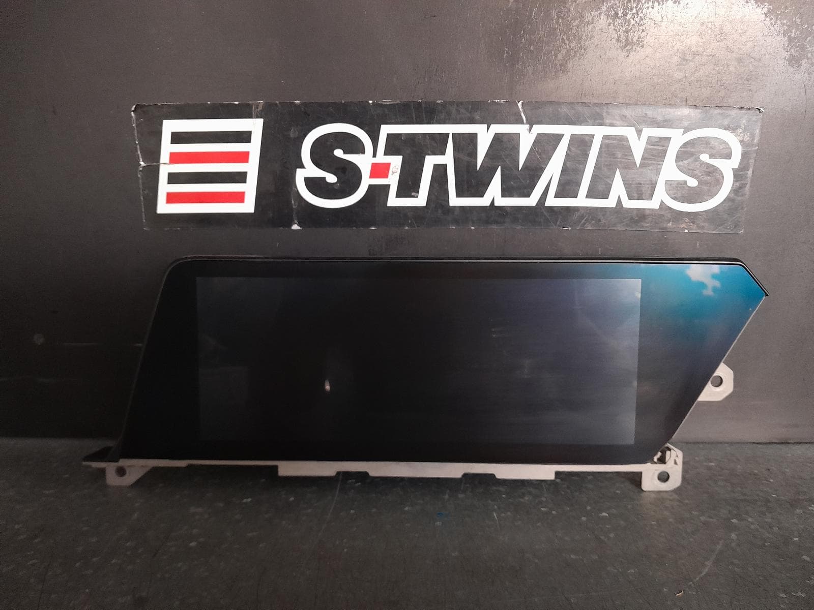 Used auto part listing image: 2022 BMW 1 SERIES DISPLAY UNIT TOUCHSCREN, 10.25IN, W/ SAT NAV TYPE, F40, HATCH, 05/19- 0000334870