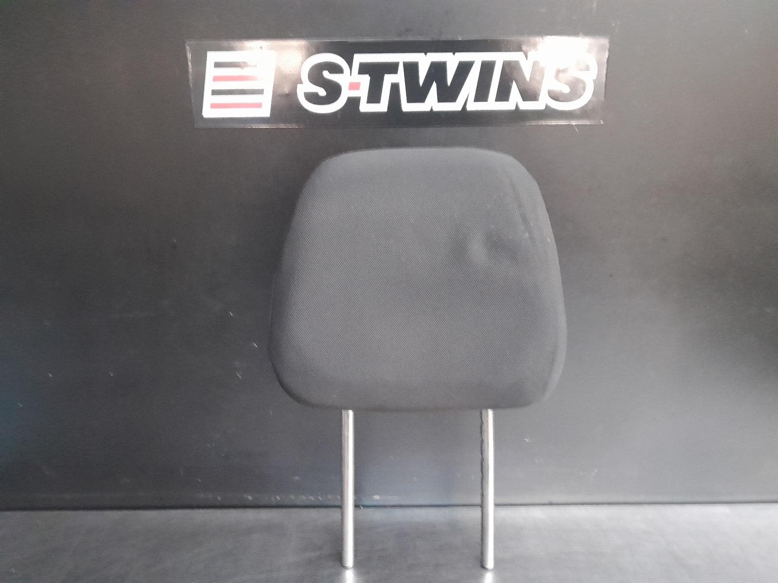 Used auto part listing image: 2013 ISUZU DMAX HEADREST RH FRONT, RC, CLOTH, BLACK, 05/12-06/20 0000269407