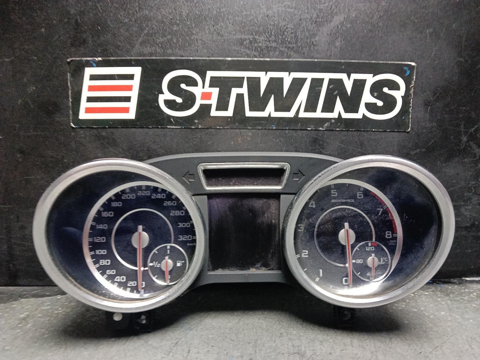 Used auto part listing image: 2013 MERCEDES M CLASS INSTRUMENTCLUSTER PETROL, ML63, W166, 03/12-01/16 0000408521