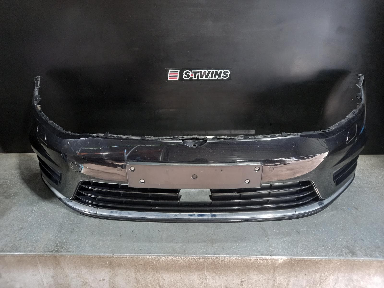 Used auto part listing image: 2016 VOLKSWAGEN GOLF FRONT BUMPER GEN 7, HIGHLINE, W/ PARK/STEER ASSIST & H/LAMP WASHER TYPE, 12/12-03/17 0000293657