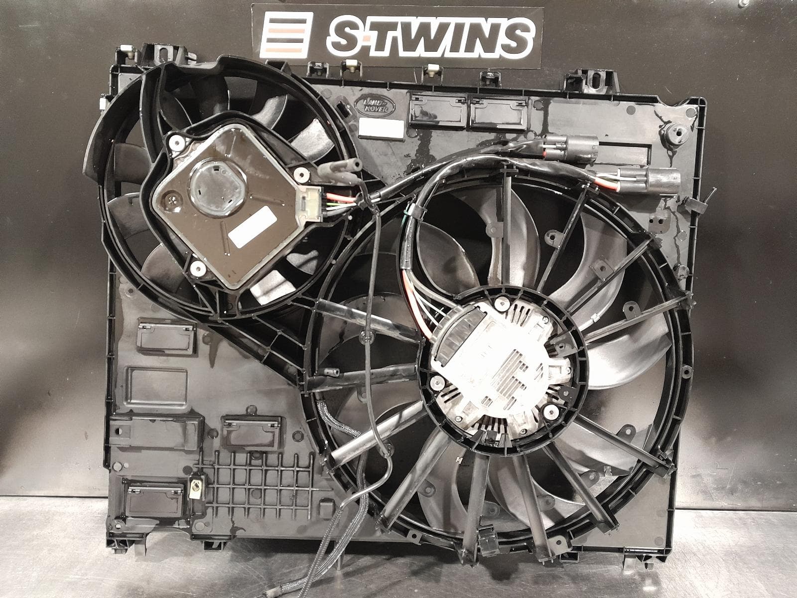 Used auto part listing image: 2014 LAND ROVER RANGEROVER SPORT FAN RADIATOR FAN, 4.4, DIESEL, L494, 06/13-04/22 0000281448