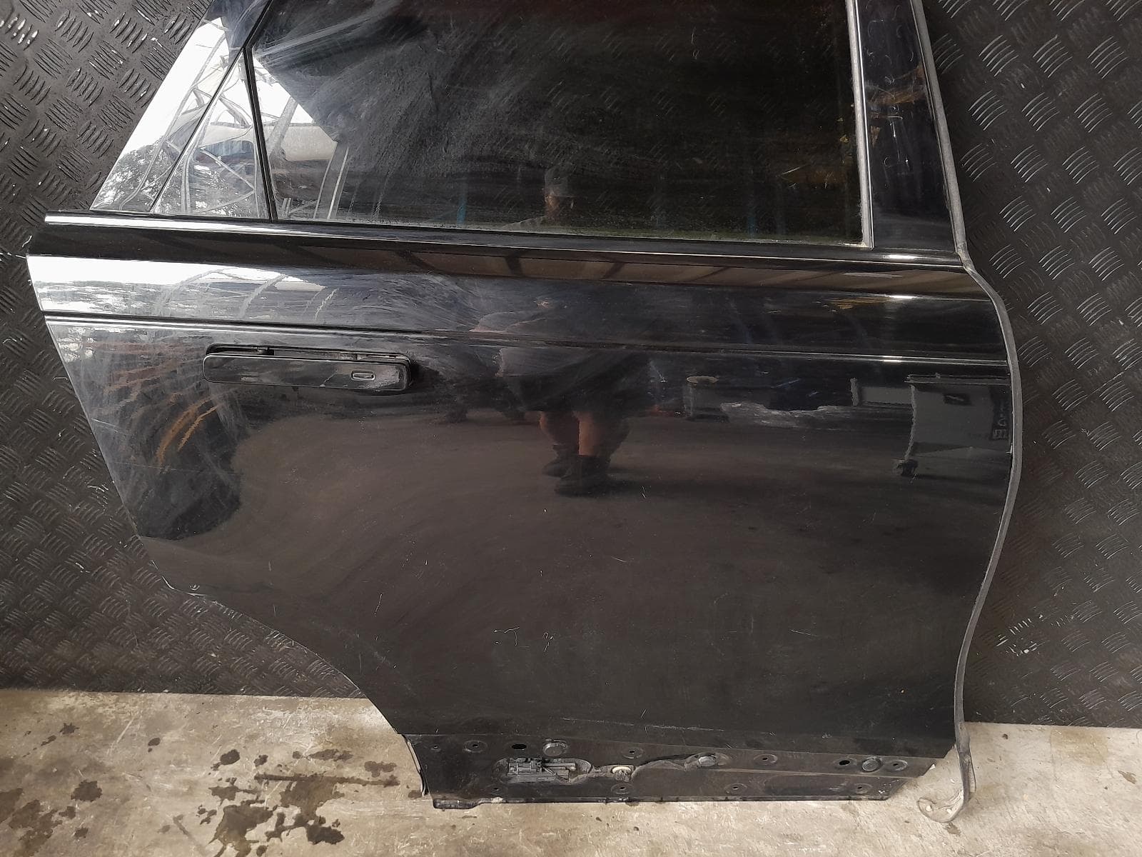 Used auto part listing image: 2021 LAND ROVER RANGEROVER VELAR RIGHT REAR DOOR SLIDING L560, 05/17- 0000256721