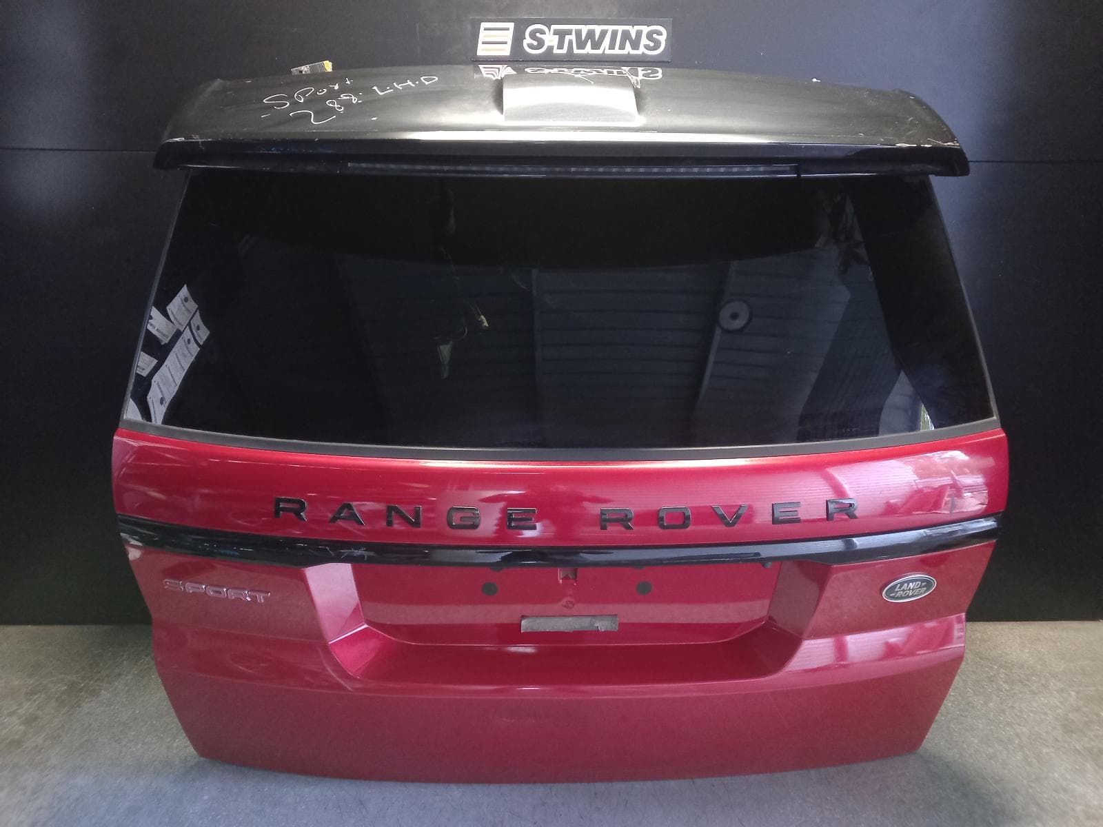 Used auto part listing image: 2022 LAND ROVER RANGEROVER SPORT BOOTLID TAILGATE TAILGATE, L494, 06/13-04/22 0000259000