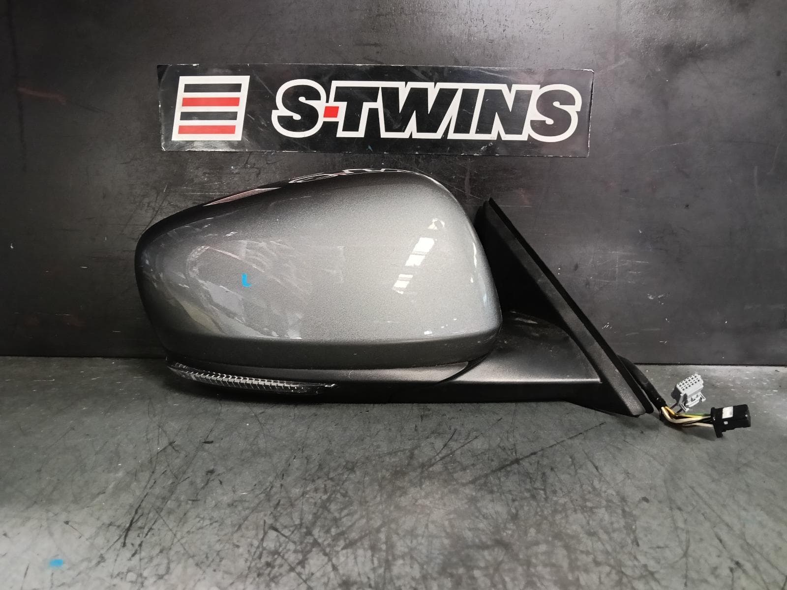 Used auto part listing image: 2022 RENAULT KALEOS RIGHT DOOR MIRROR XZG, W/ BLINDSPOT TYPE, AUTO DIM, AUTO FOLD, W/ TILT, POWER TYPE, 03/21- 0000385567