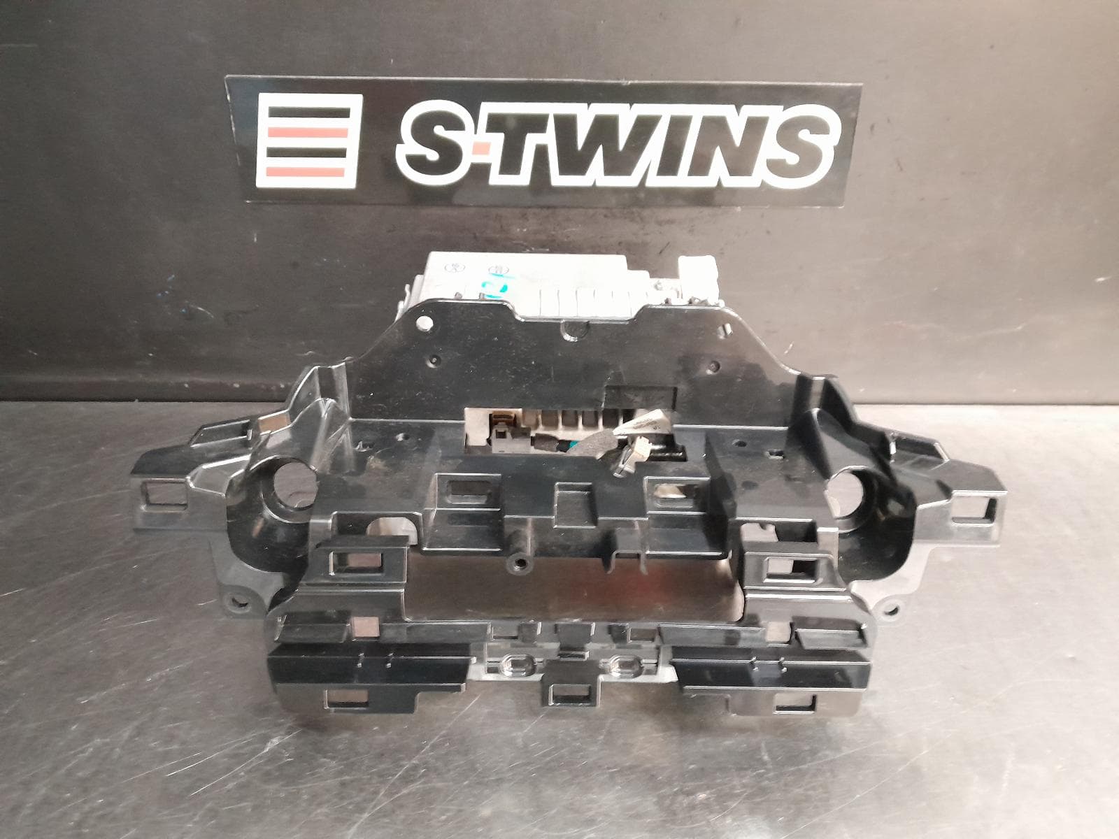 Used auto part listing image: 2021 MAZDA CX8 HEAD UNIT, 10.25IN, KG, 05/18- 0000270851