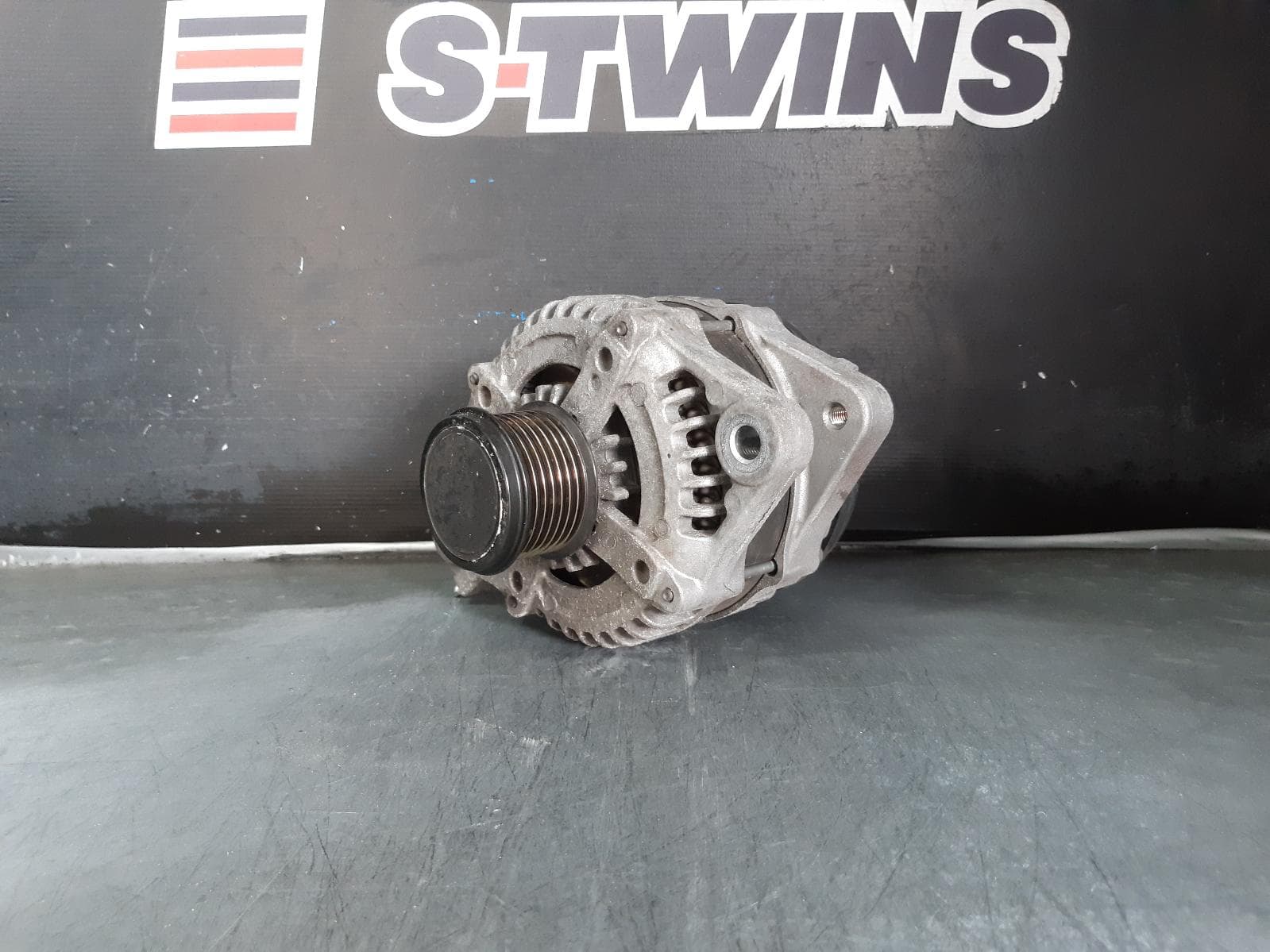 Used auto part listing image: 2014 LEXUS IS SERIES ALTERNATOR IS250, PETROL, 2.5, 4GR-FSE, GSE30R, 04/13-08/15 0000263195