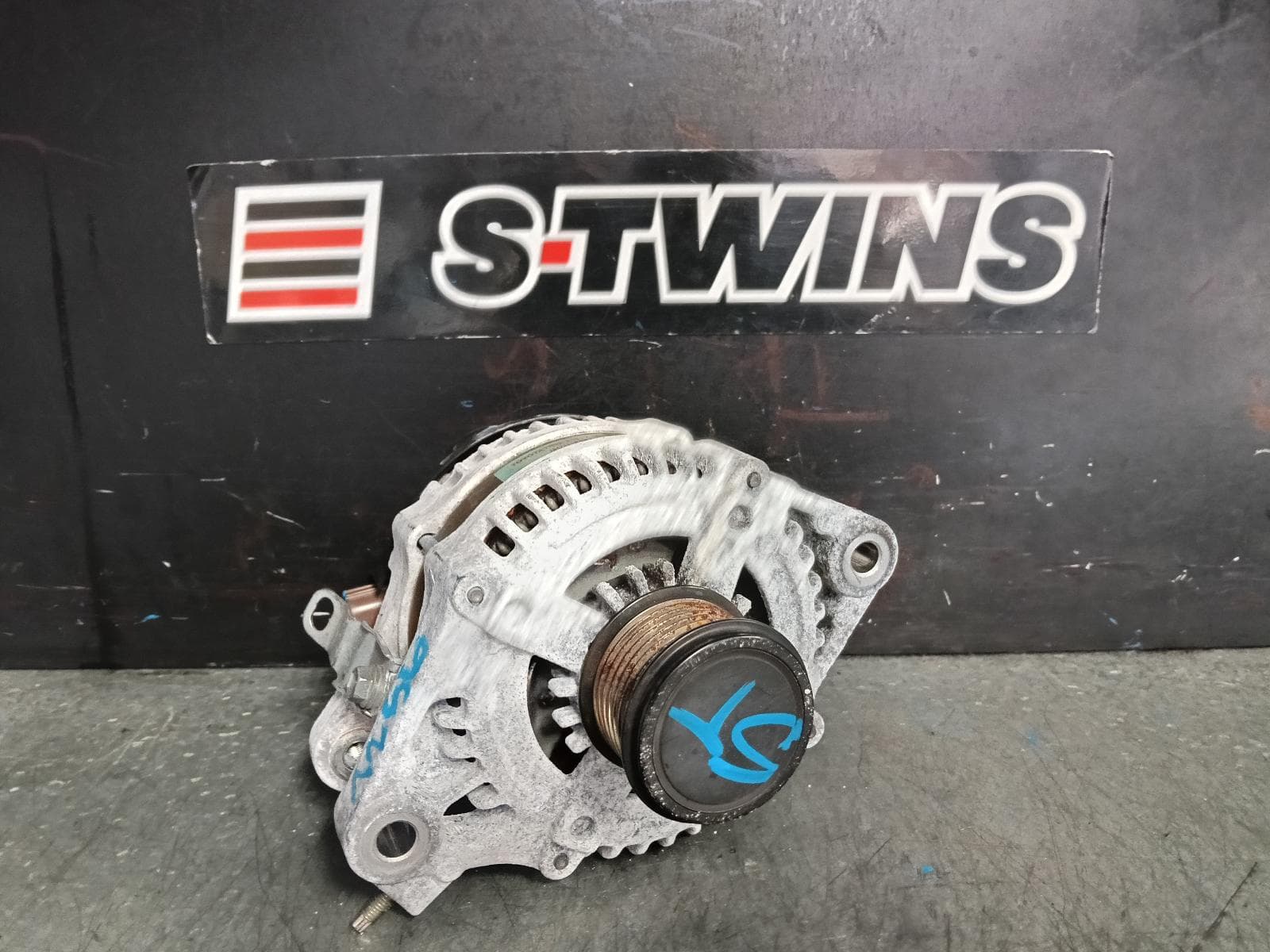 Used auto part listing image: 2014 LEXUS IS SERIES ALTERNATOR IS350, PETROL, 3.5, 2GR-FSE, GSE30R, 04/13-10/17 0000389205
