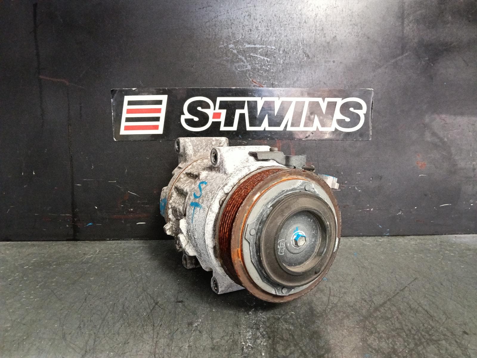 Used auto part listing image: 2014 LEXUS IS SERIES A C COMPRESSOR IS350, GSE30R, 3.5, 2GR-FSE, PETROL, 04/13-09/16 0000389206