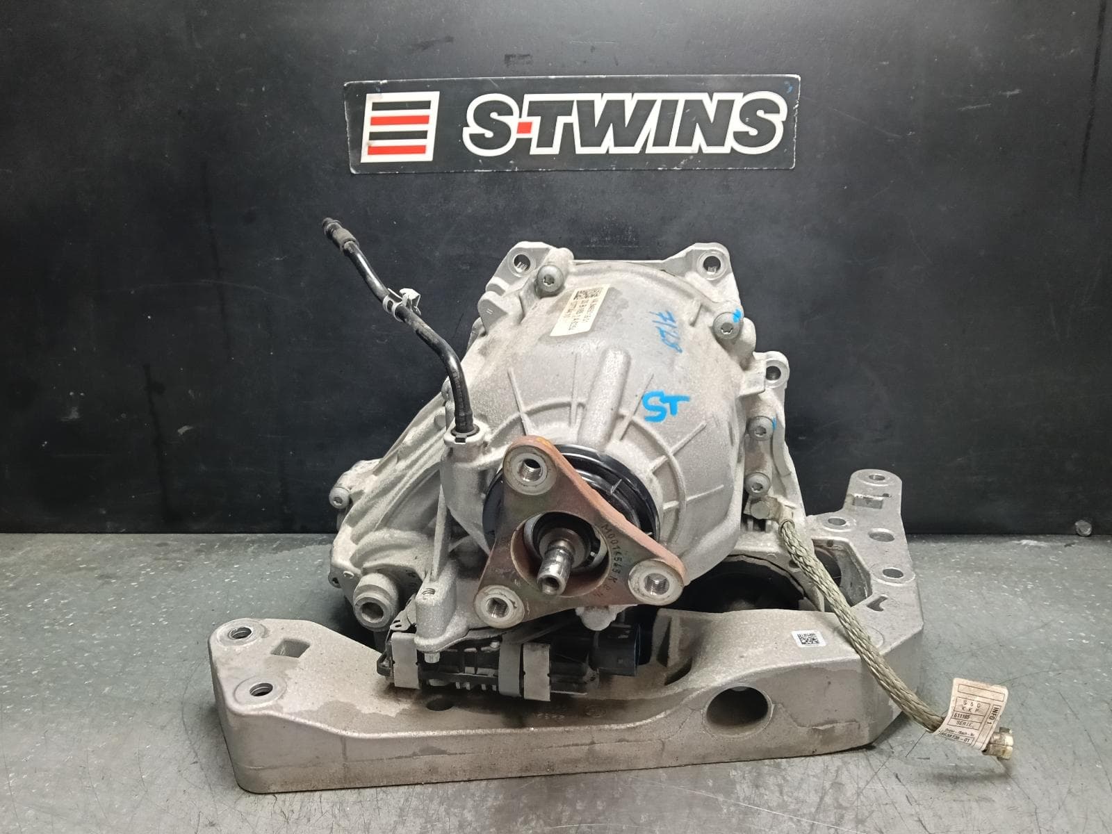 Used auto part listing image: 2021 BMW 4 SERIES TRANSFER CASE G22/G23, 06/20- 0000410166