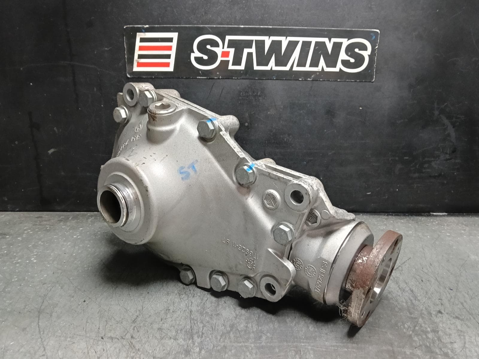 Used auto part listing image: 2021 BMW 4 SERIES DIFFERENTIAL CENTRE G22/G23, 06/20- 0000410181