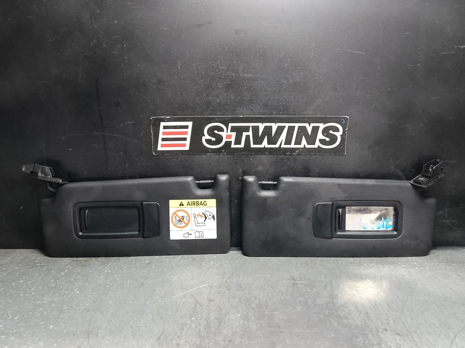 Used auto part listing image: 2021 BMW 4 SERIES SUNVISOR G22/G23, 06/20- 0000410186
