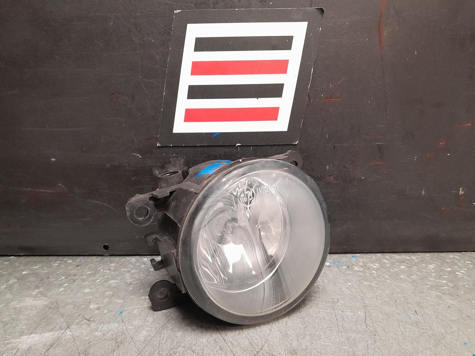 Used auto part listing image: 2015 PORSCHE MACAN RIGHT INDICATOR FOG SIDE BUMPER FOGLAMP, 95B, ROUND TYPE, 06/14-07/18 0000377038