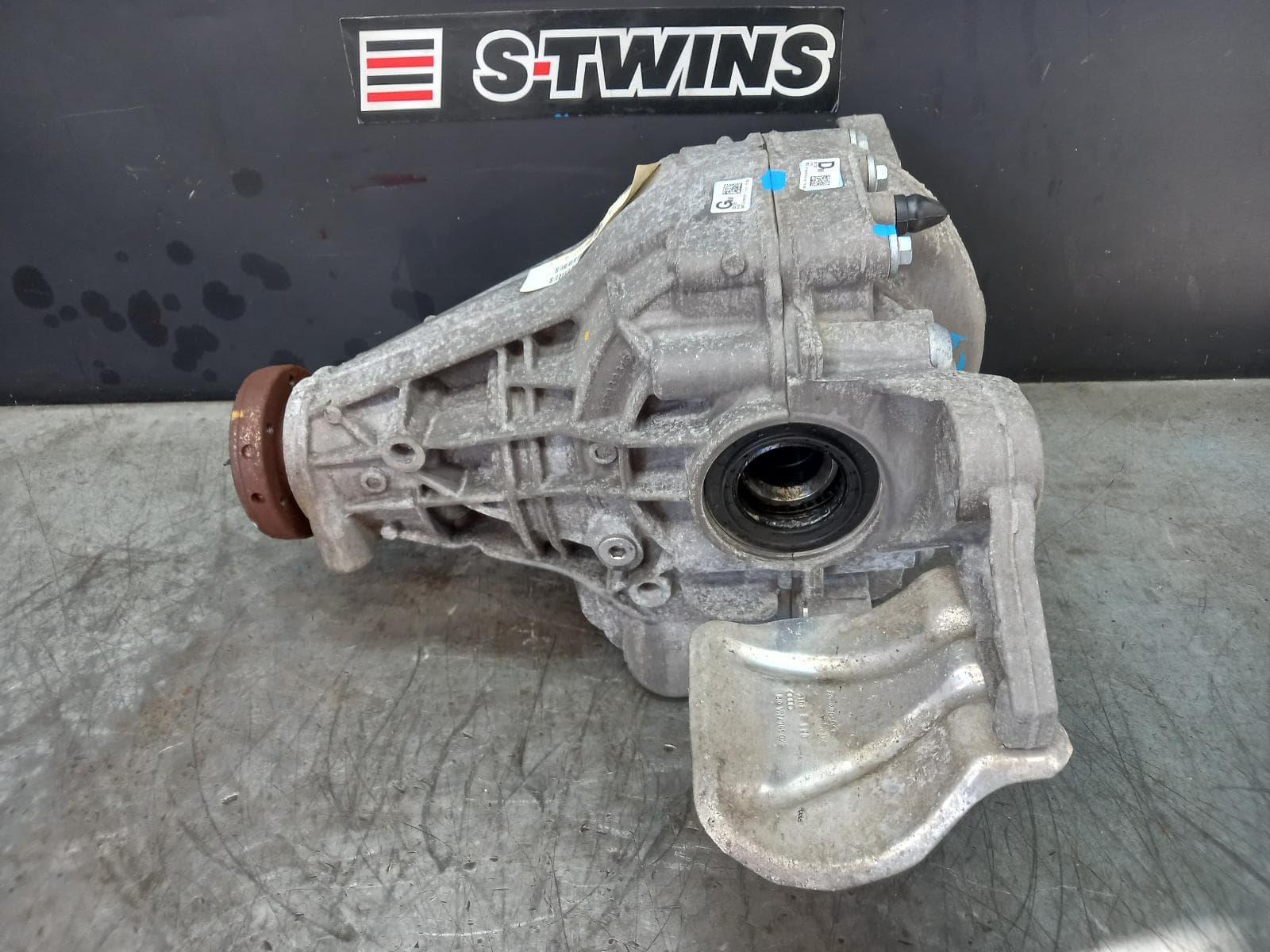 Used auto part listing image: 2015 PORSCHE MACAN DIFFERENTIAL CENTRE 3.0, AUTO T/M, 95B, DIESEL, 06/14-07/18 0000376951